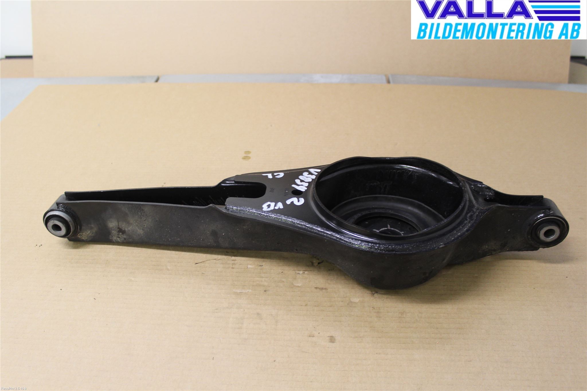 Volvo V70 14-16 Bärarm Bak Vänster