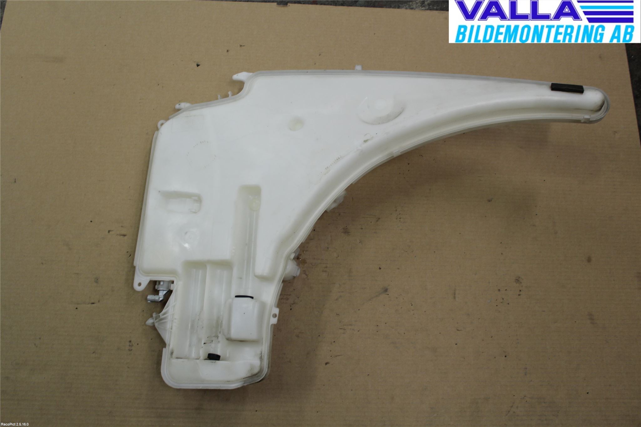 BMW 3 E90/91 SED/TOU 05-12 Spolartank Vindruta-Strål