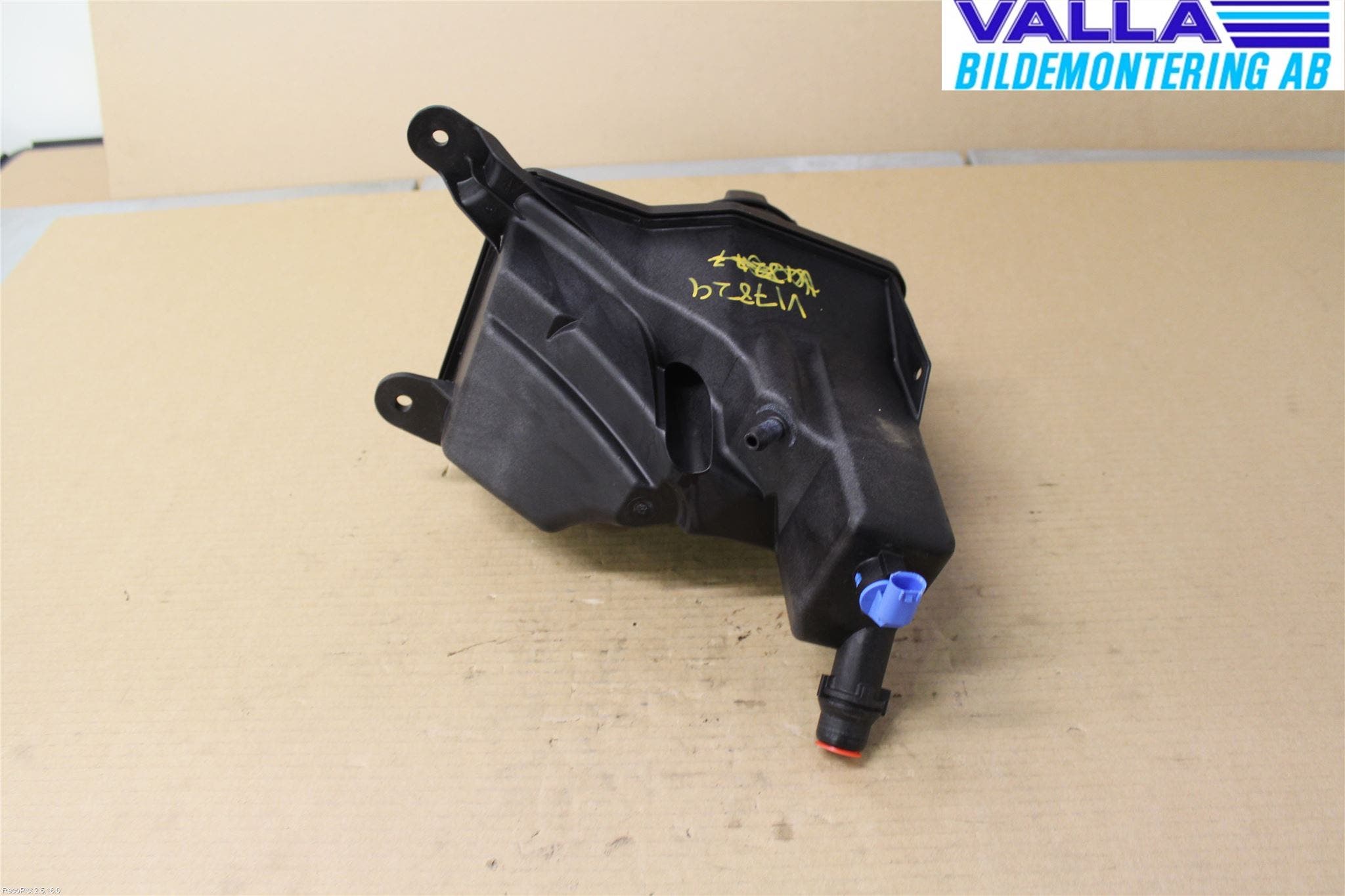 BMW 1 E87/81 5D/3D 03-11 Expansionstank