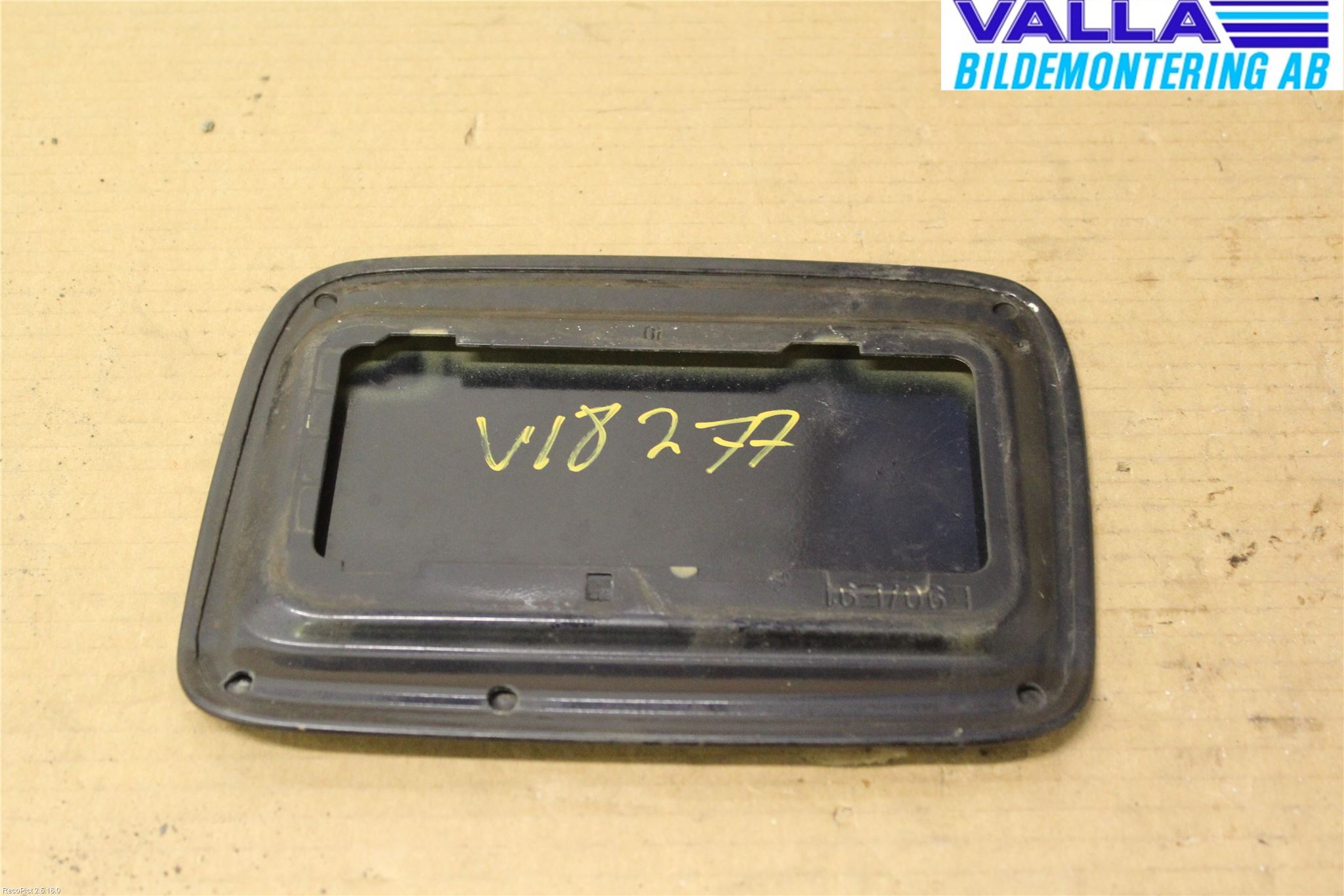 BMW 3 E90/91 SED/TOU 05-12 Tanklucka