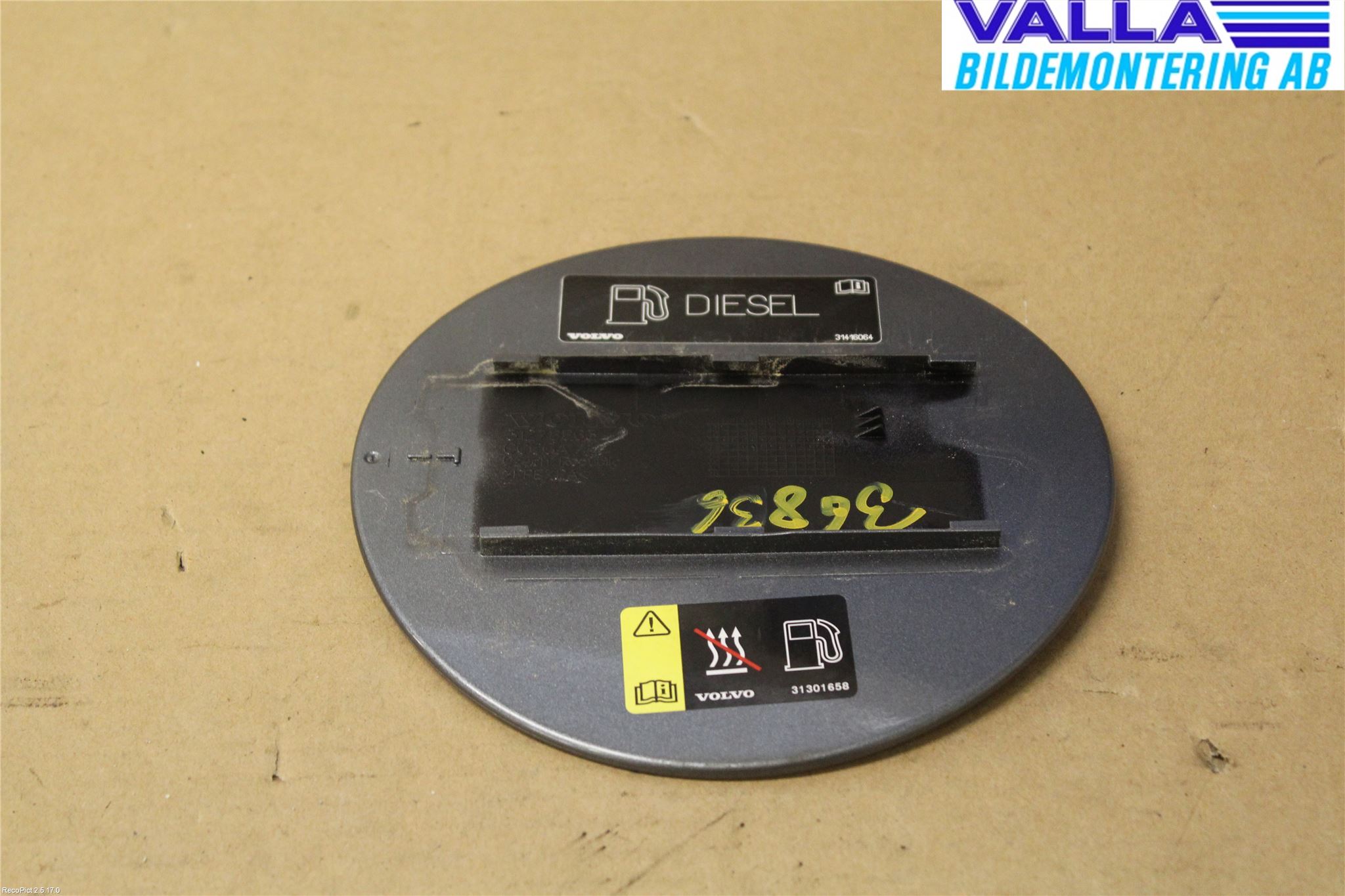 Volvo V40 12-19 Tanklucka