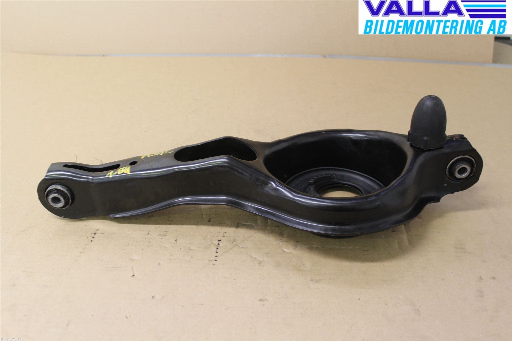 Volvo V40 12-19 Bärarm Bak Höger