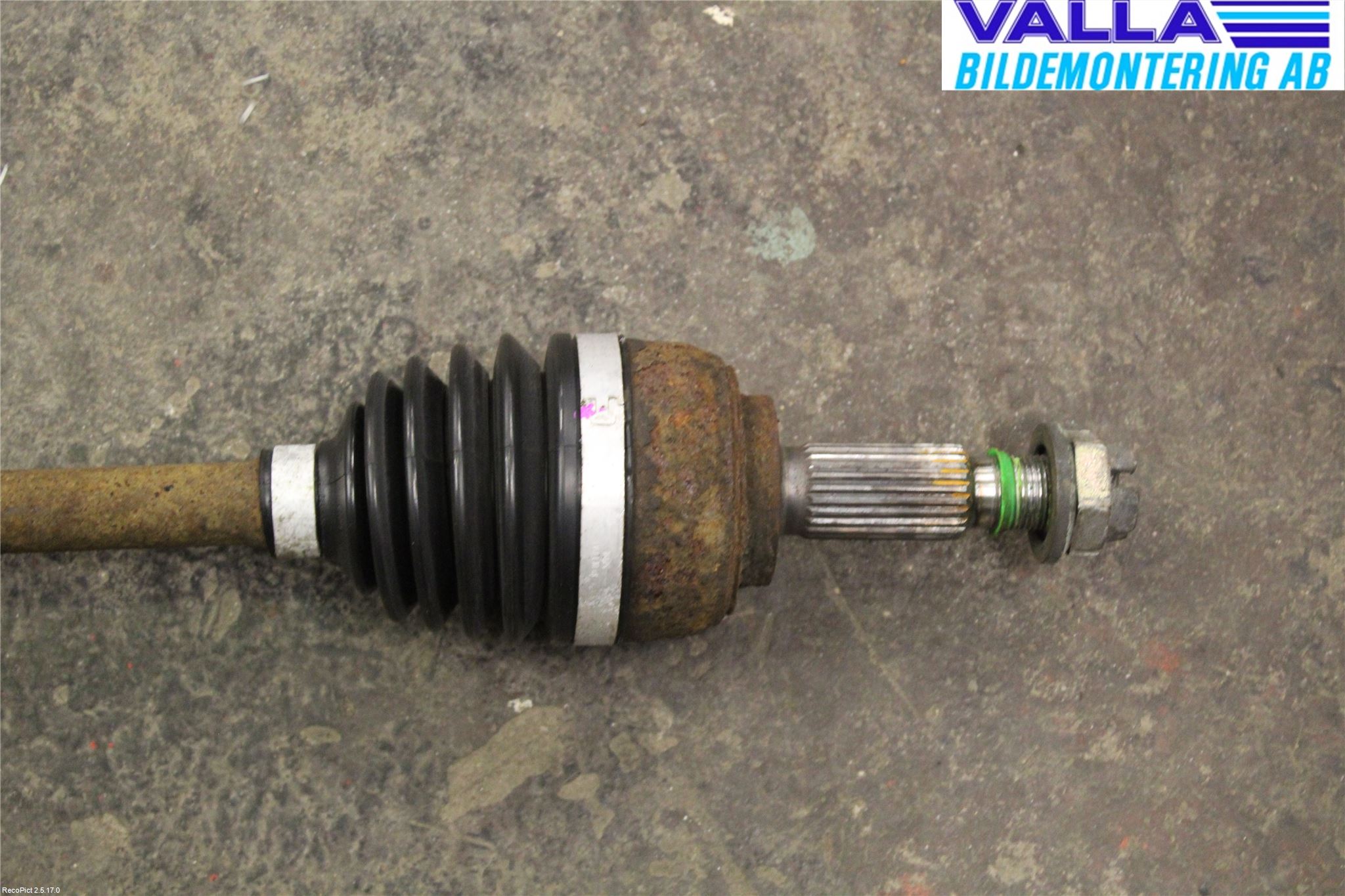 Renault CLIO III  06-09 Drivaxel Fram Höger