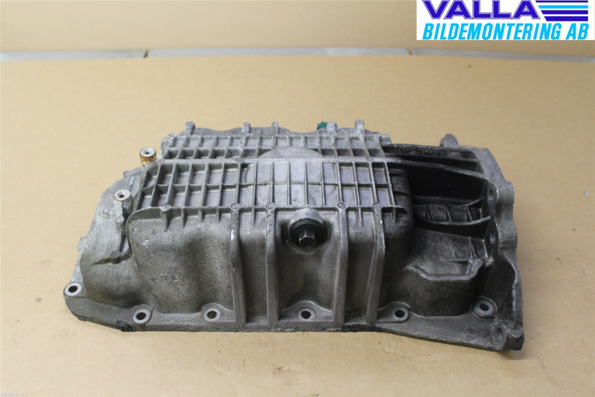 Volvo V70 14-16 Oljetråg