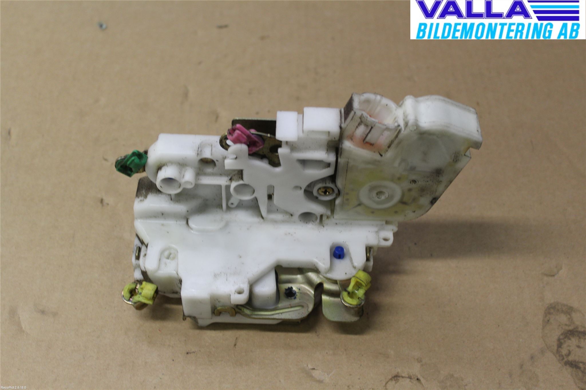 Nissan NAVARA 98-05 Låskista-Dörrlås