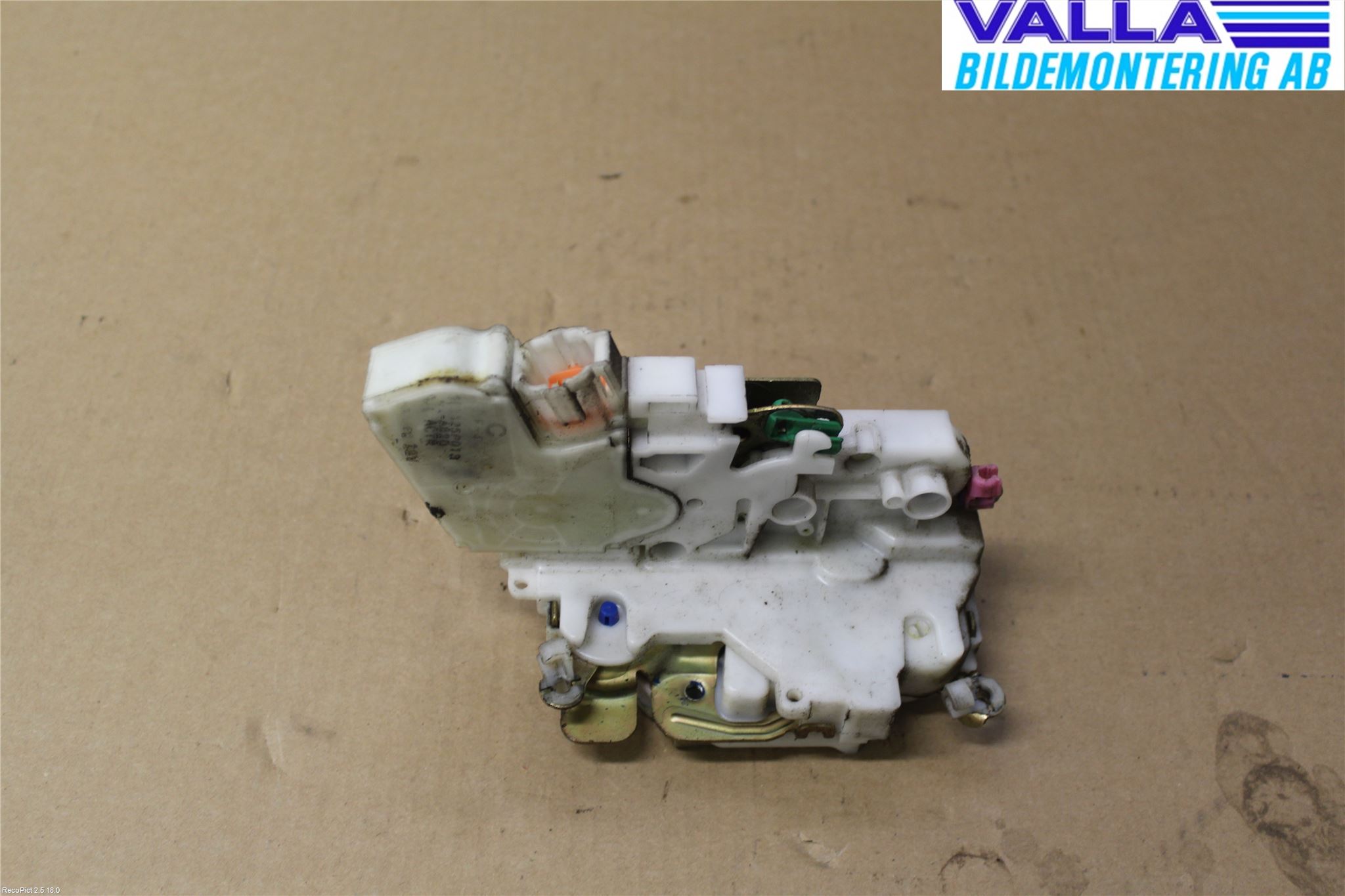 Nissan NAVARA 98-05 Låskista-Dörrlås