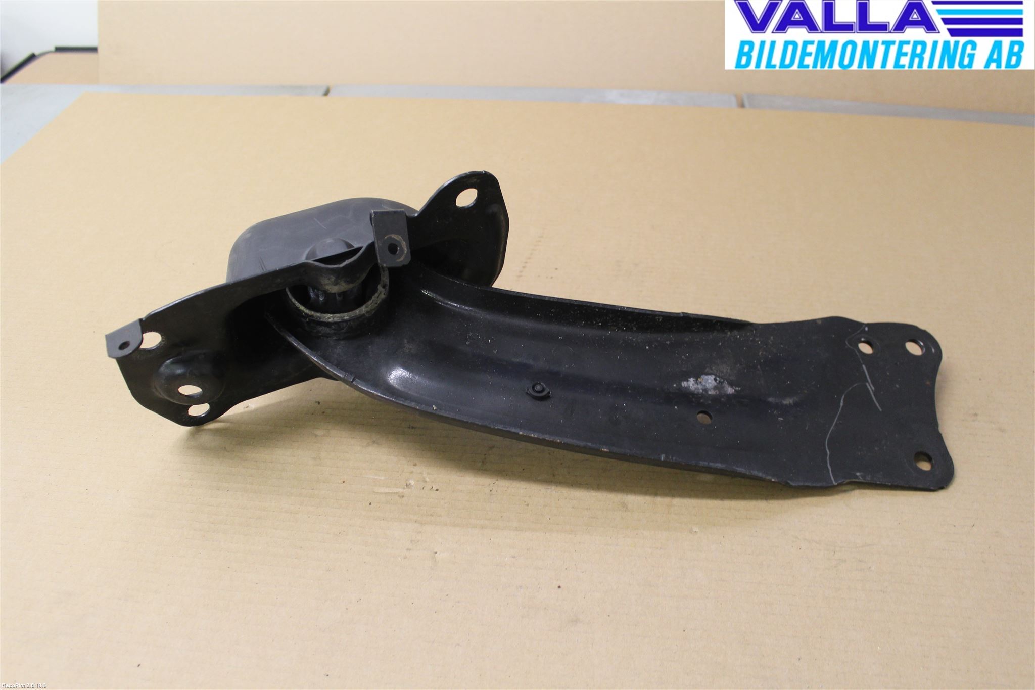 Volkswagen VW PASSAT 11-14 Bärarm Bak Höger