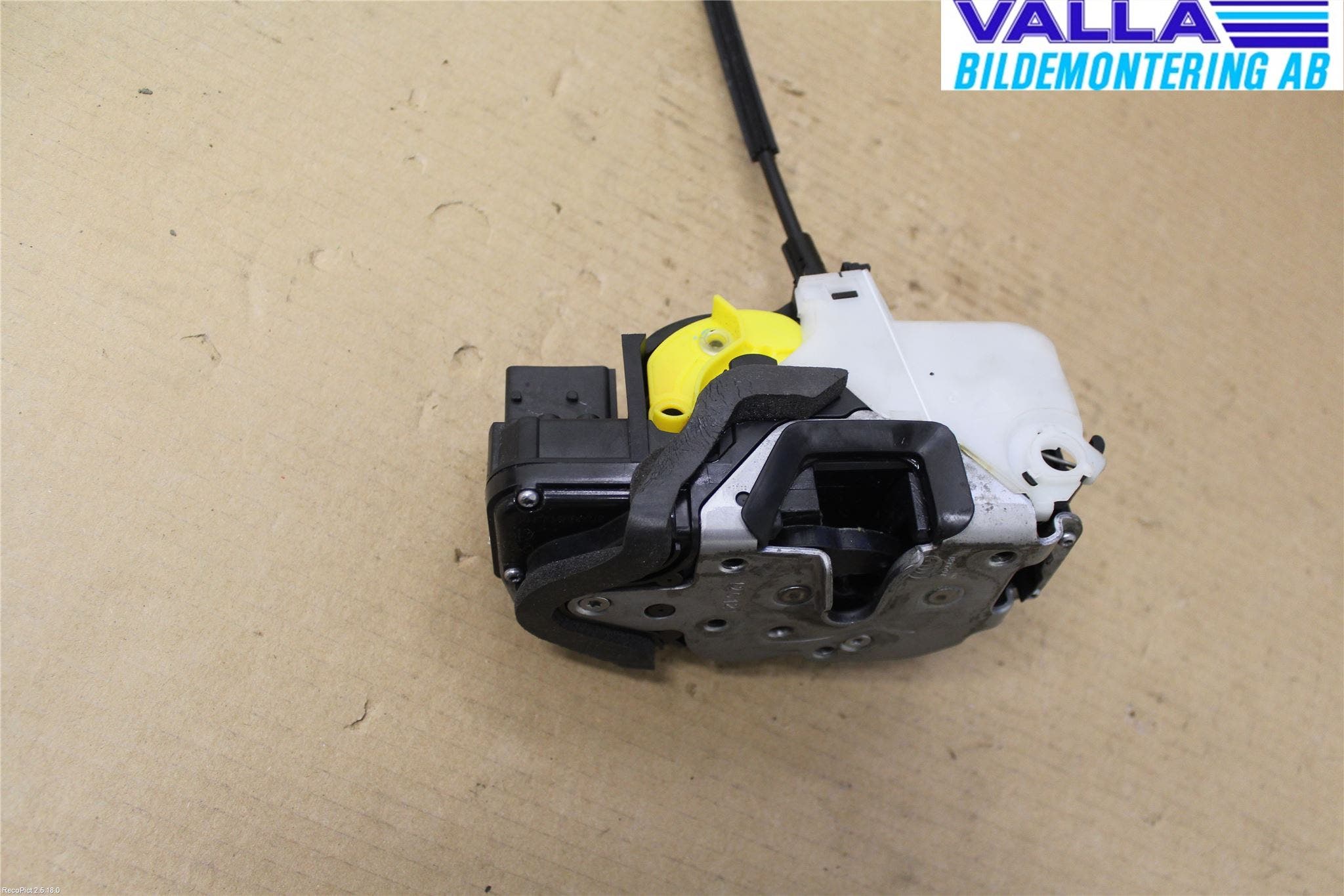 Opel INSIGNIA 09-16 Låskista-Dörrlås