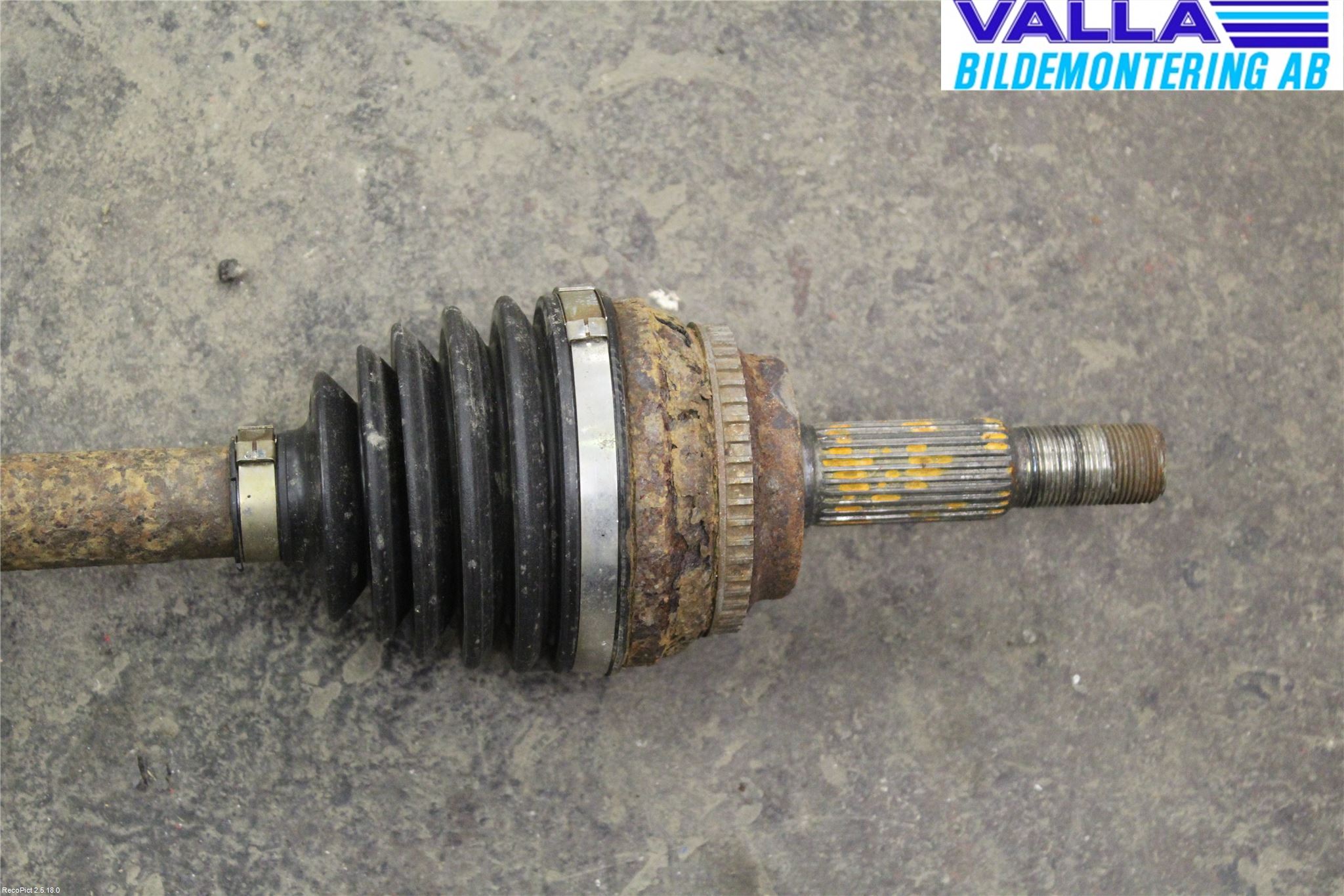 Toyota RAV 4 00-06 Drivaxel Fram Höger