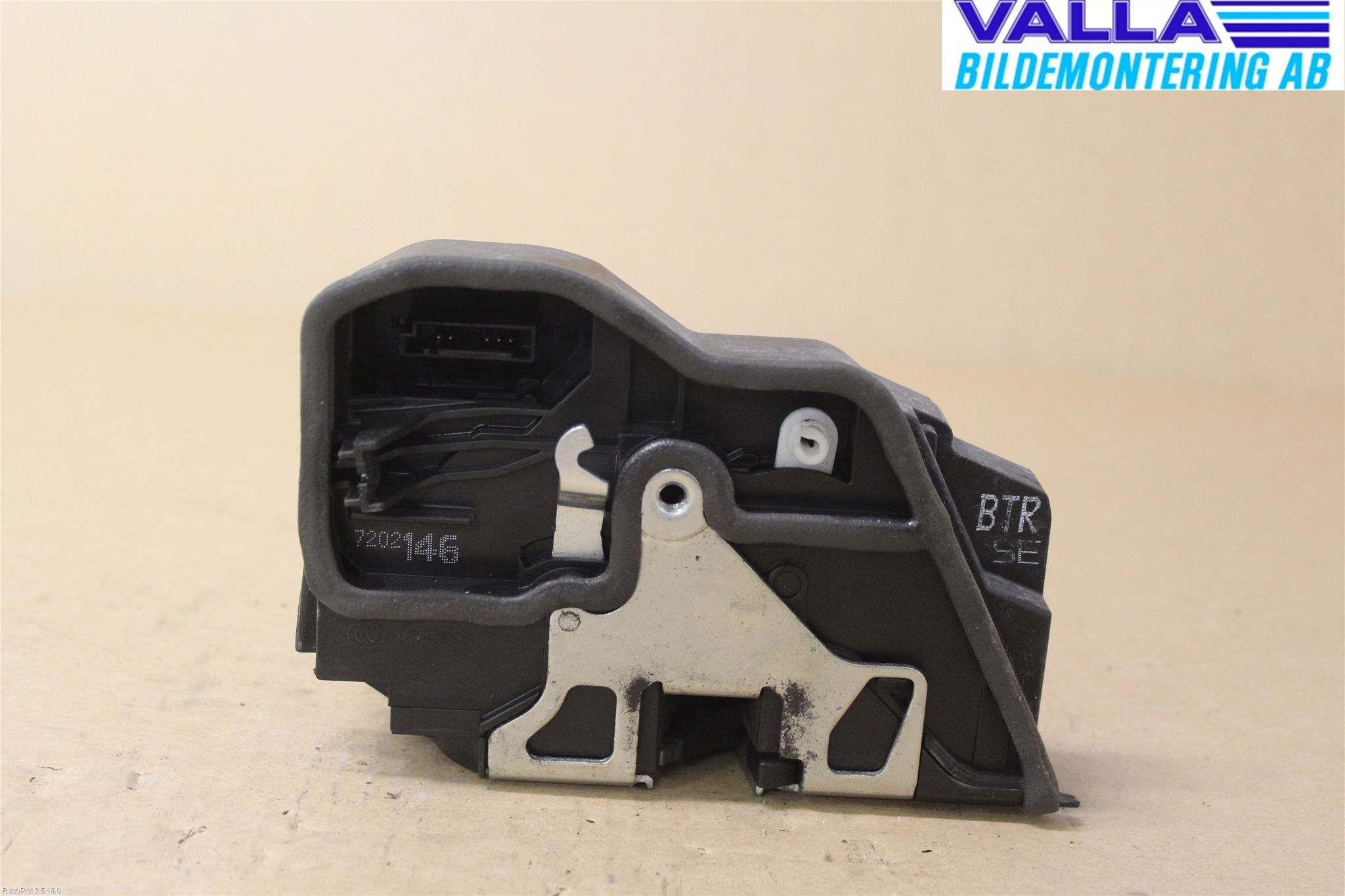 BMW X3 E83     03-10 Låskista-Dörrlås