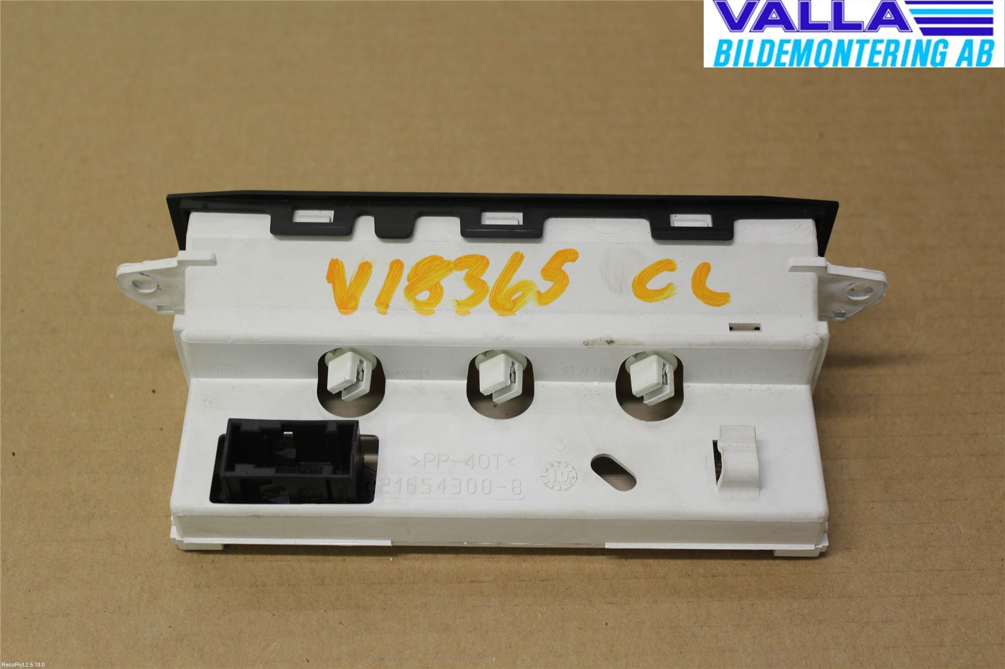 Peugeot 206+ 10-13 Instrument Klocka