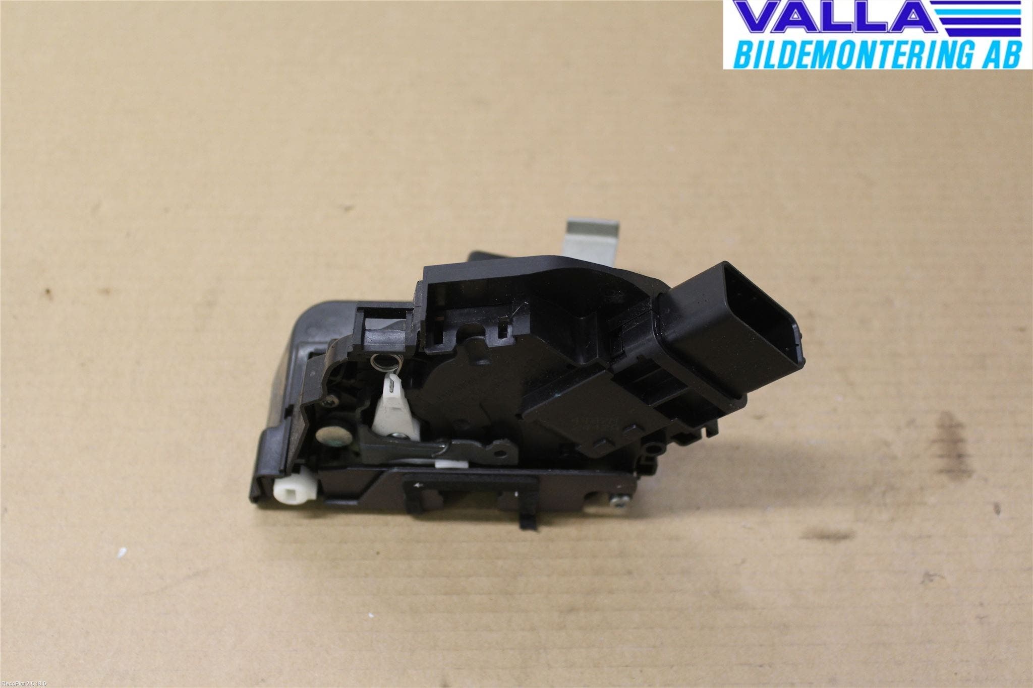 Ford FOCUS 08-11 Låskista-Dörrlås