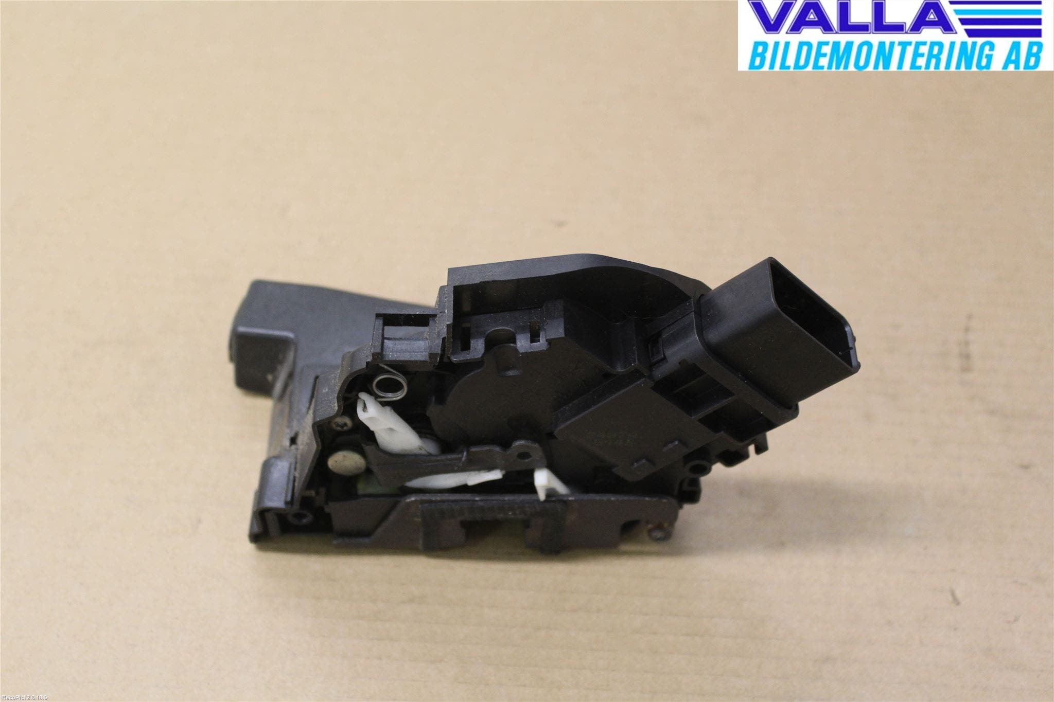 Ford FOCUS 08-11 Låskista-Dörrlås