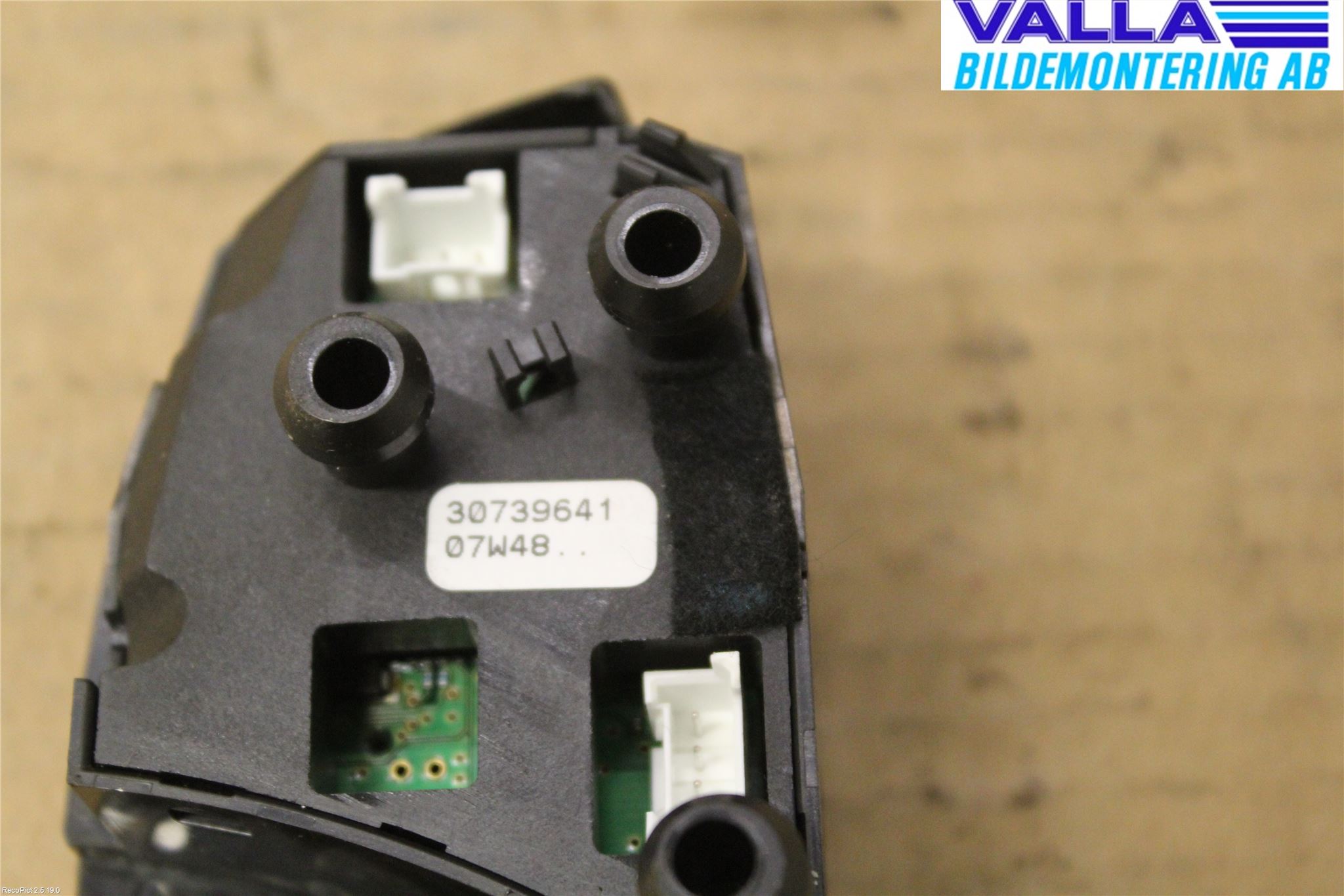 Volvo V70 08-13 Strömställare Fader-Högtalare