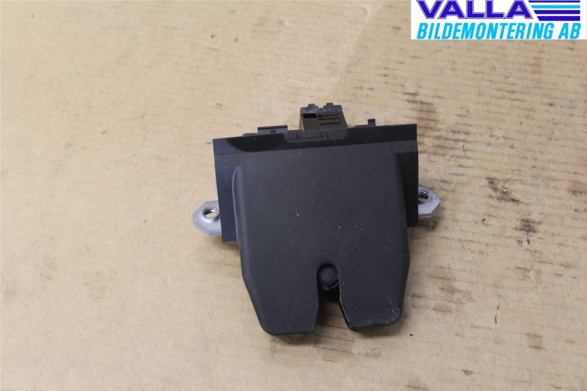 Volvo V40 12-19 Låskista Baklucka