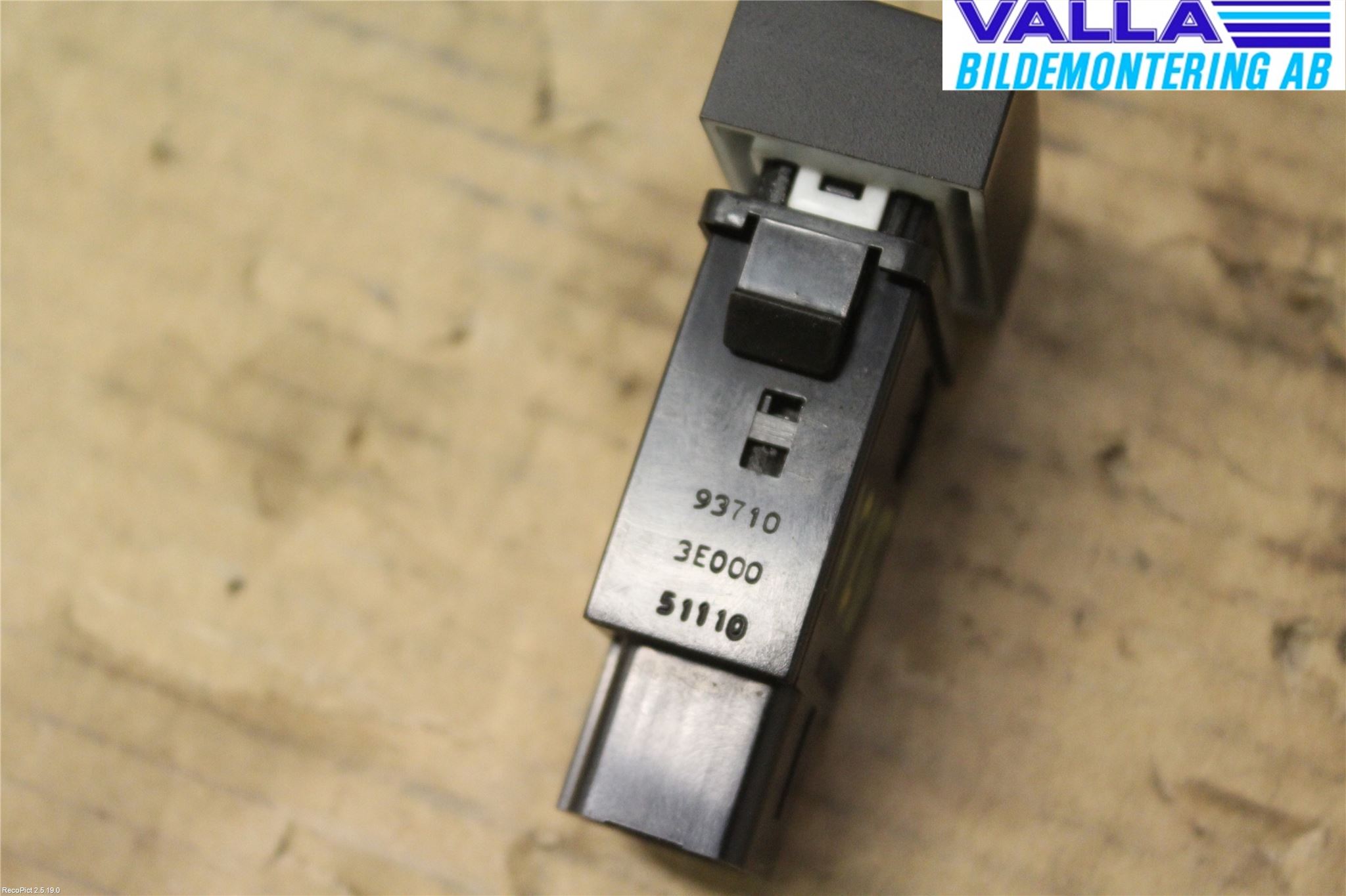 Kia SORENTO 03-09 Strömställare Elruta