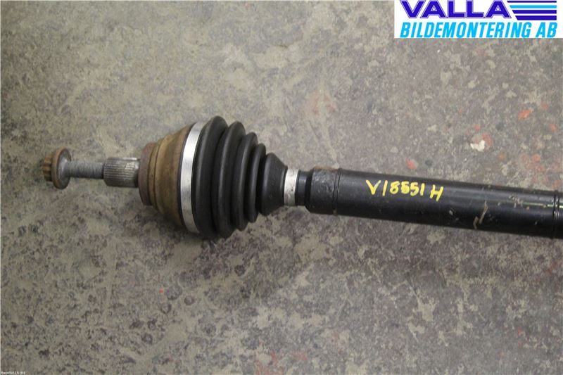 Volkswagen VW GOLF V 04-09 Drivaxel Fram Höger