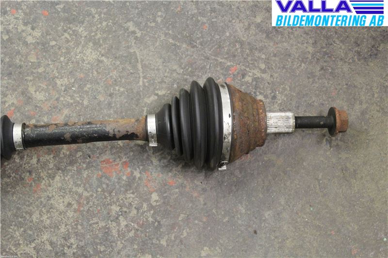 Volkswagen VW GOLF V 04-09 Drivaxel Fram Vänster