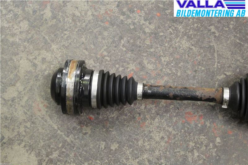 Volkswagen VW GOLF V 04-09 Drivaxel Fram Vänster
