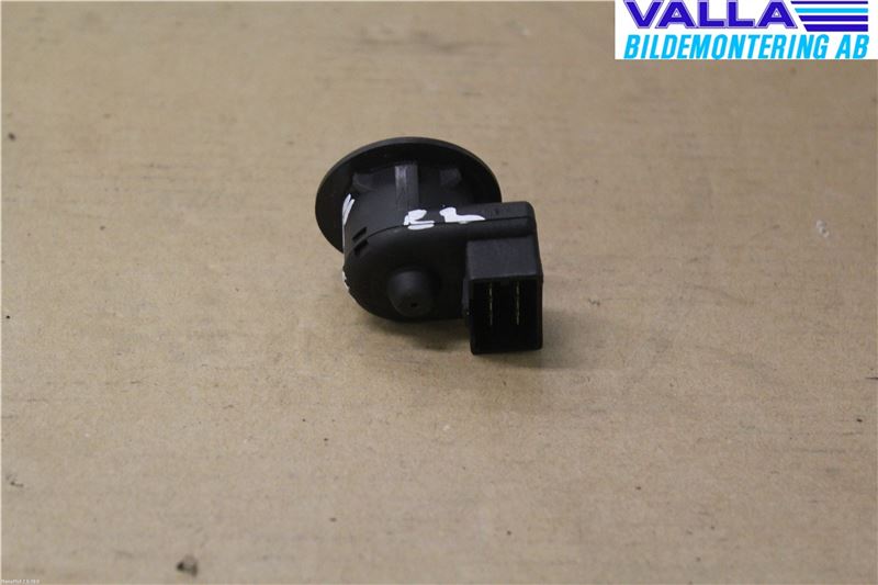 Renault CLIO III  09-12 Strömställare Spegel