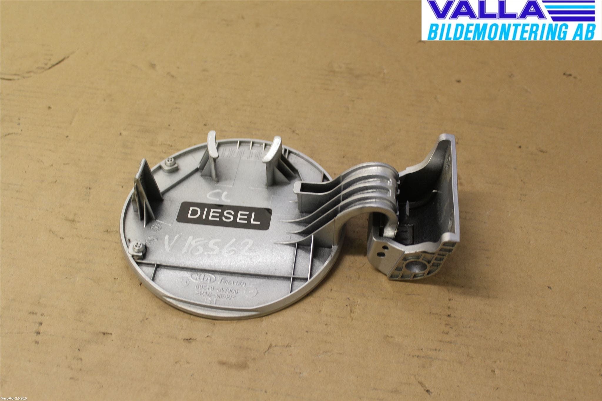 Kia SPORTAGE (SL) 11-15 Tanklucka