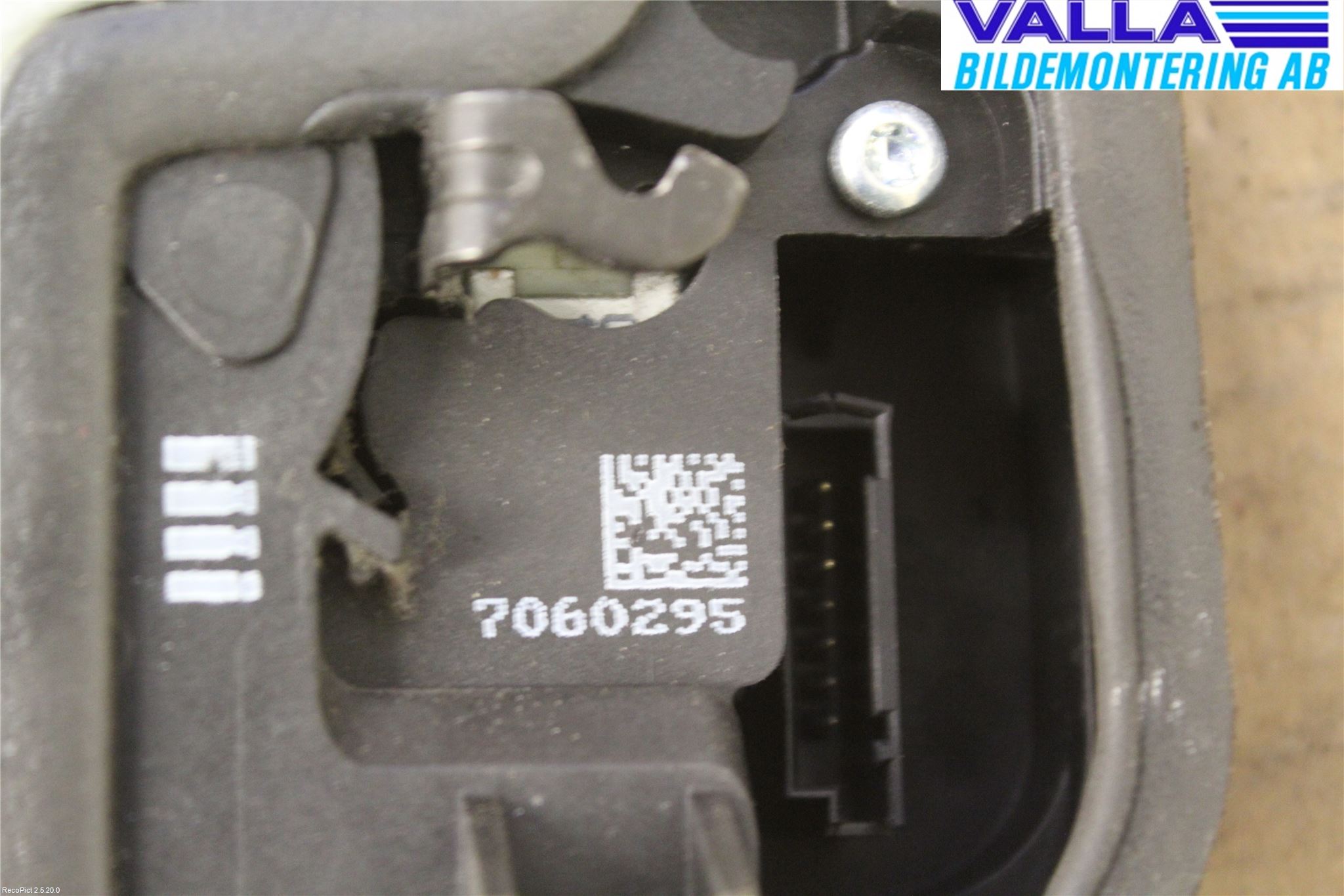 BMW 3 E90/91 SED/TOU 05-12 Låskista-Dörrlås