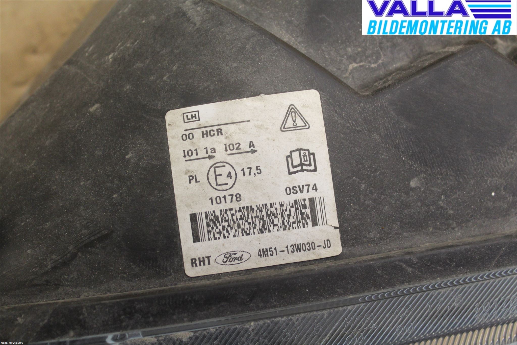 Ford FOCUS     04-07 Strålkastare Vänster