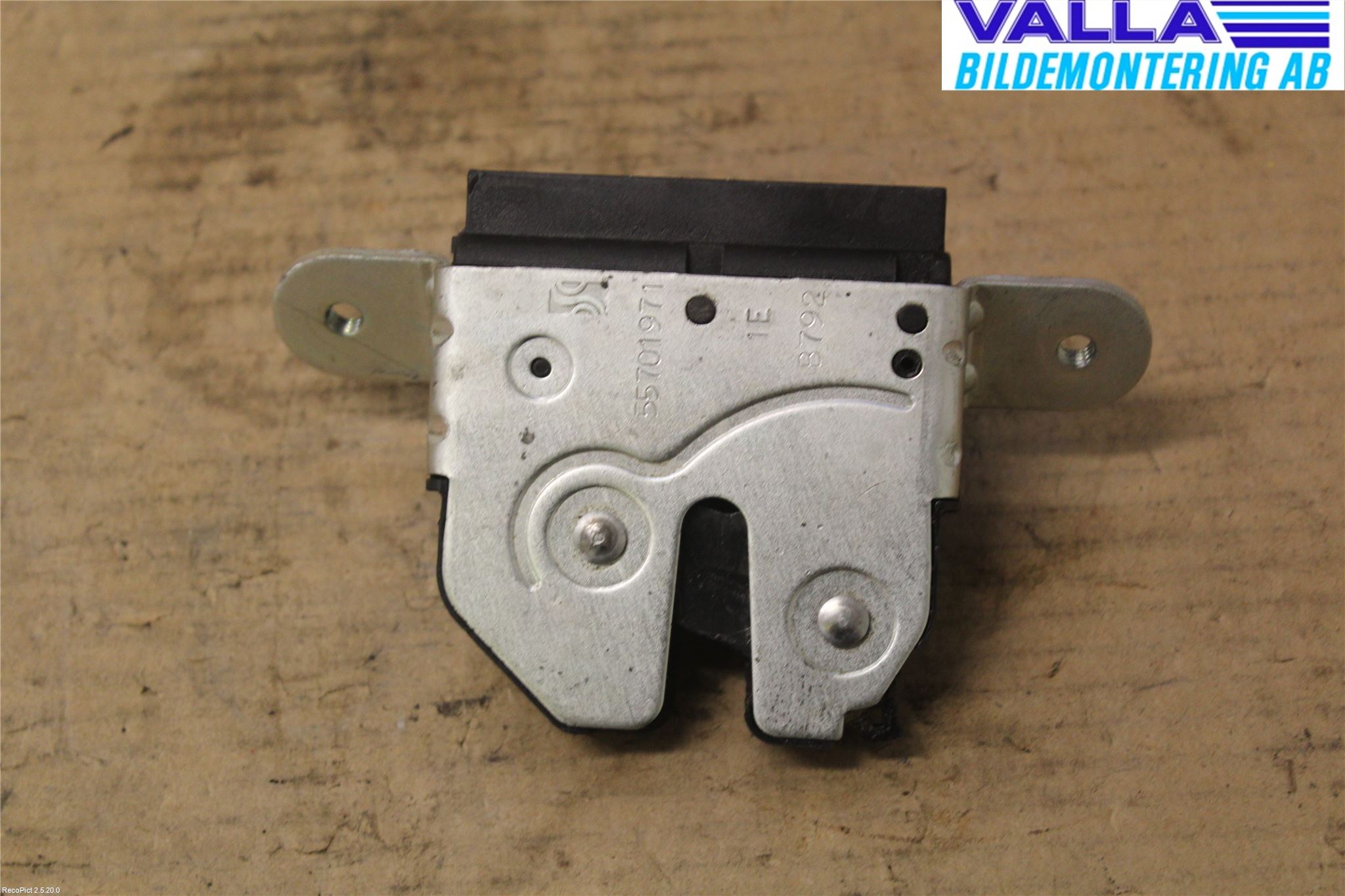 Opel CORSA D 07-14 Låskista Baklucka