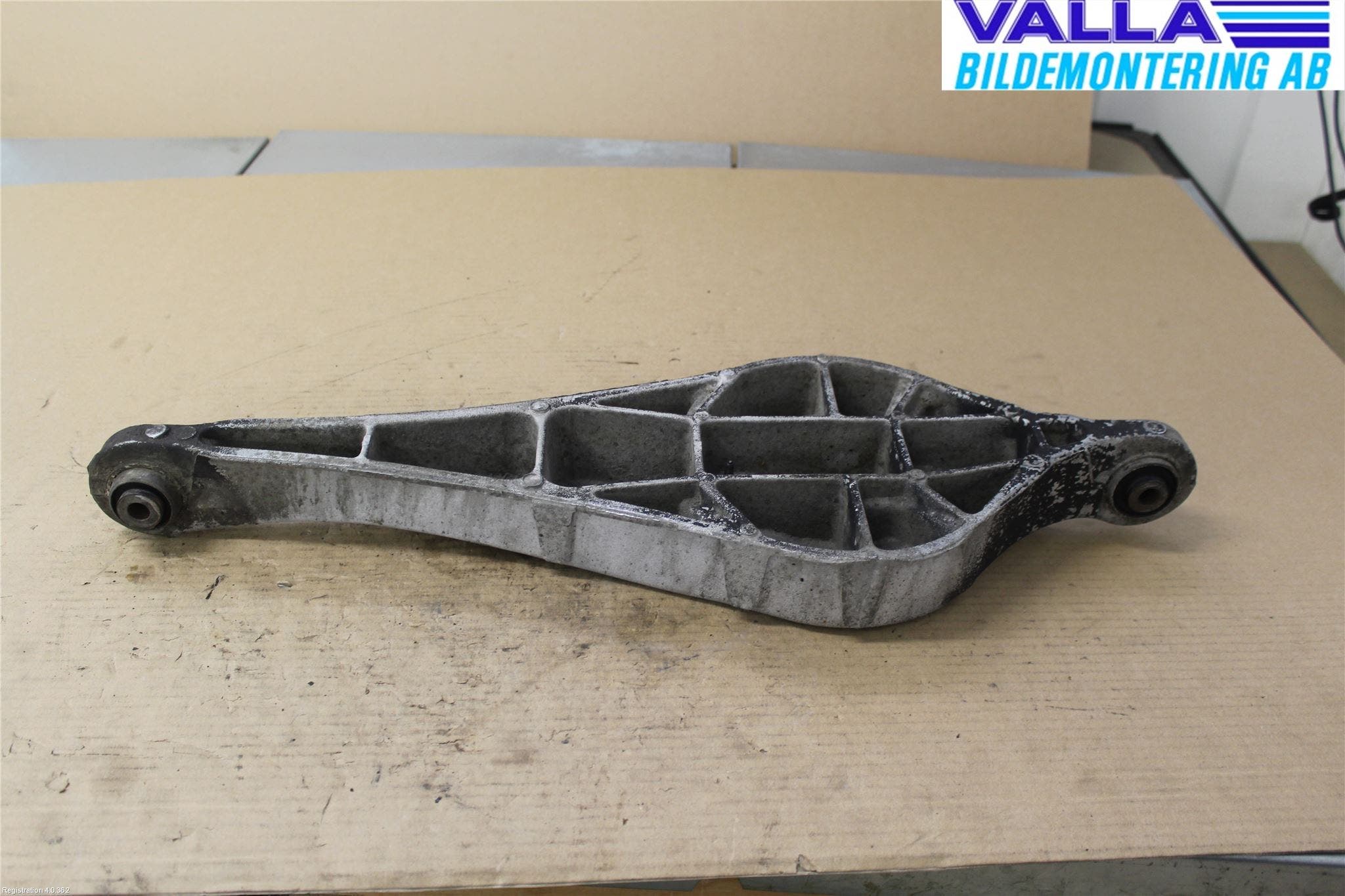 Volvo XC60 14-17 Bärarm Bak Höger