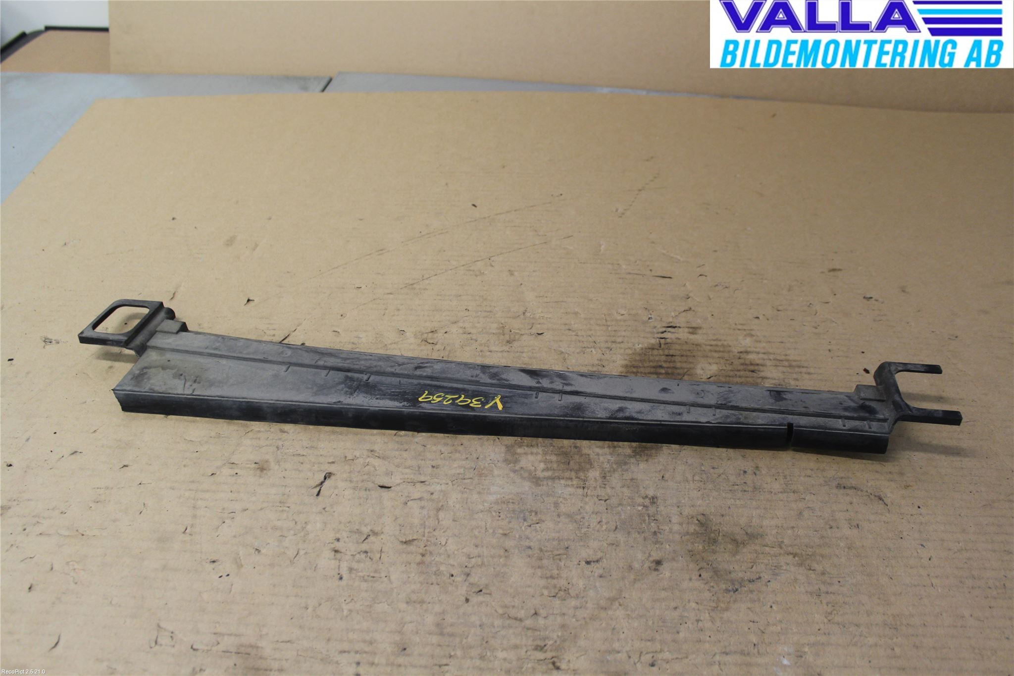 Renault CLIO III  09-12 Kylarfäste-Ram-Balk