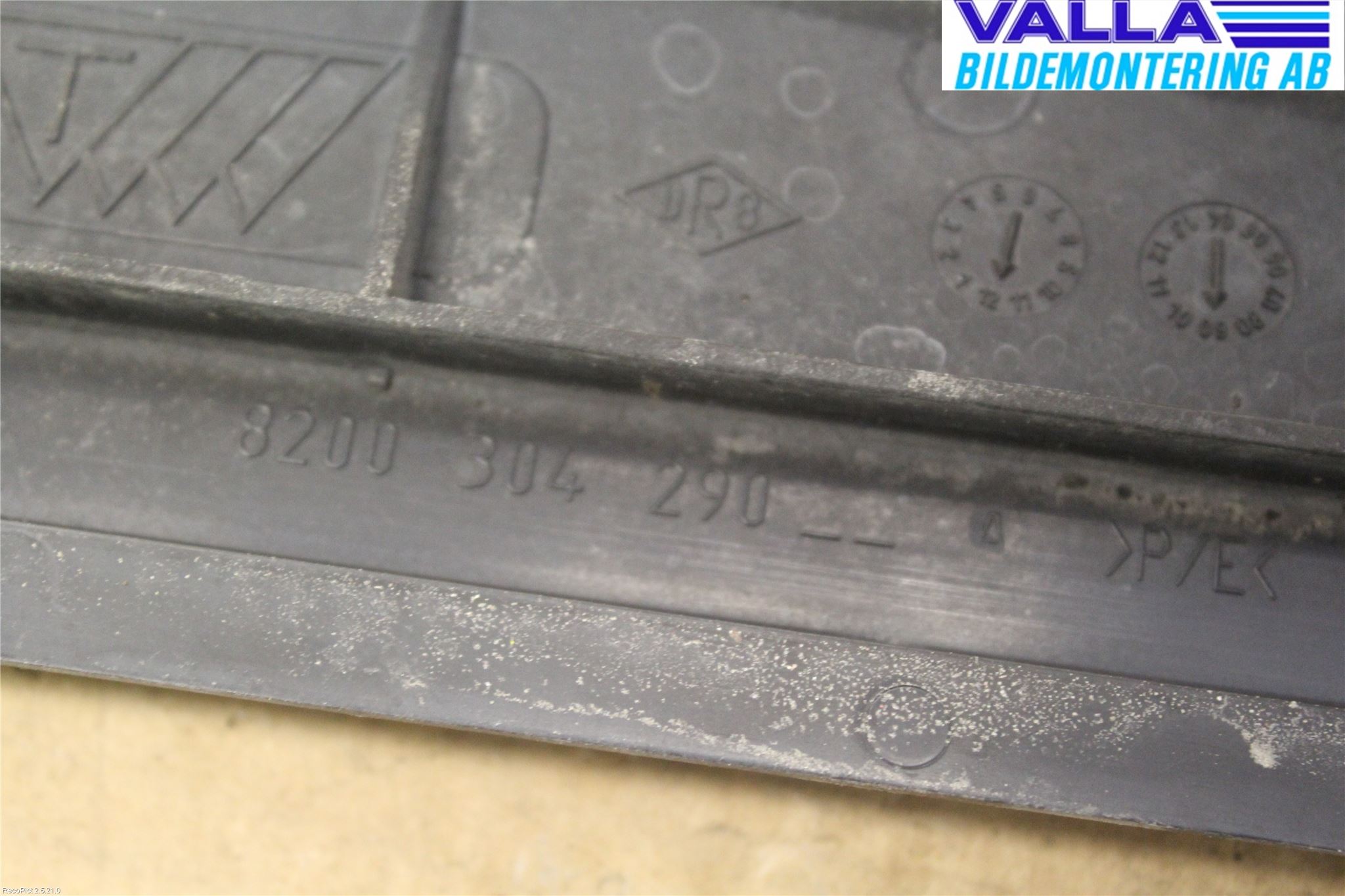 Renault CLIO III  09-12 Kylarfäste-Ram-Balk