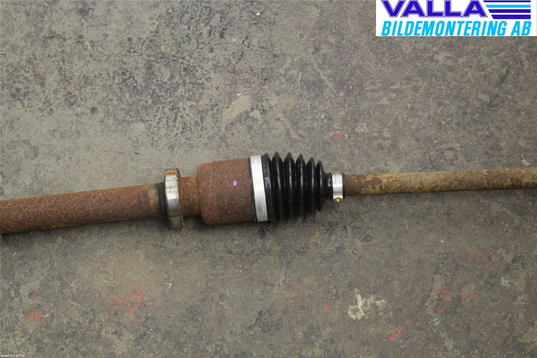 Renault CLIO III  09-12 Drivaxel Fram Höger