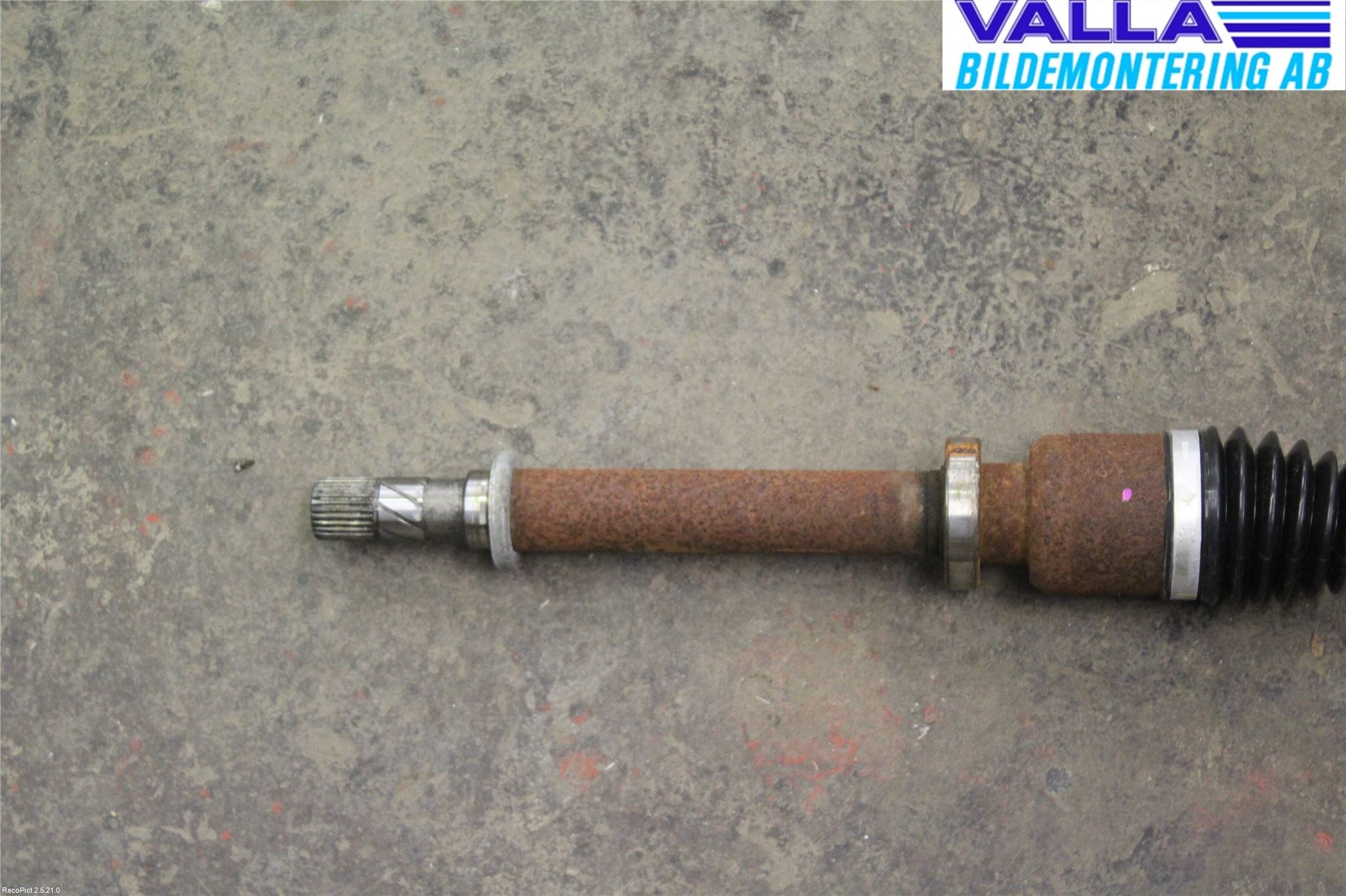 Renault CLIO III  09-12 Drivaxel Fram Höger