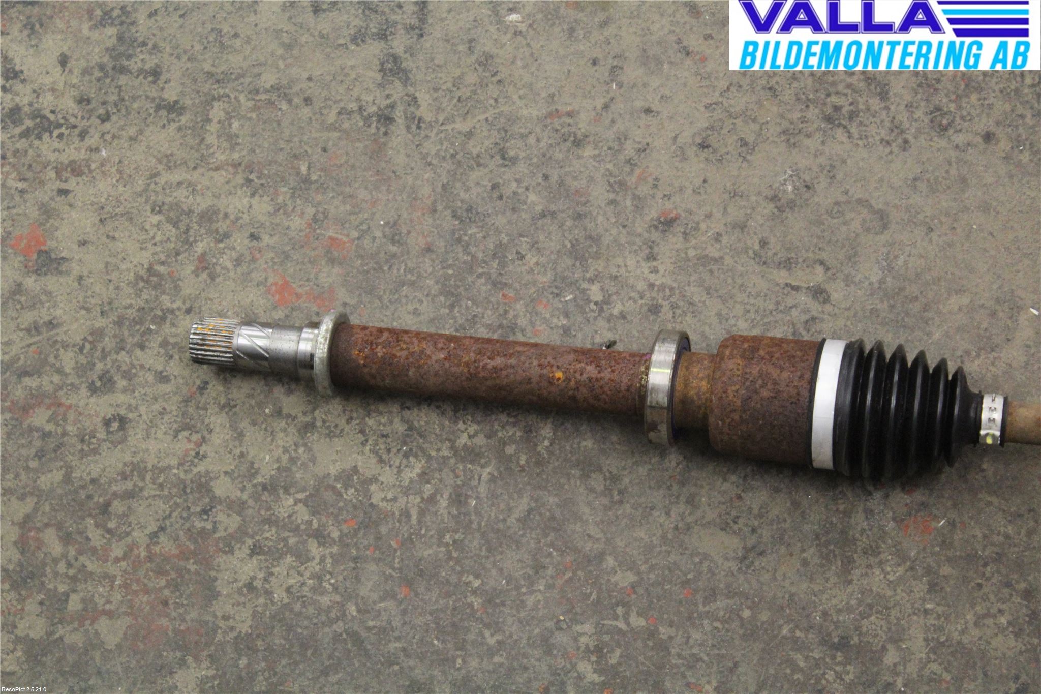 Renault CLIO III  09-12 Drivaxel Fram Höger