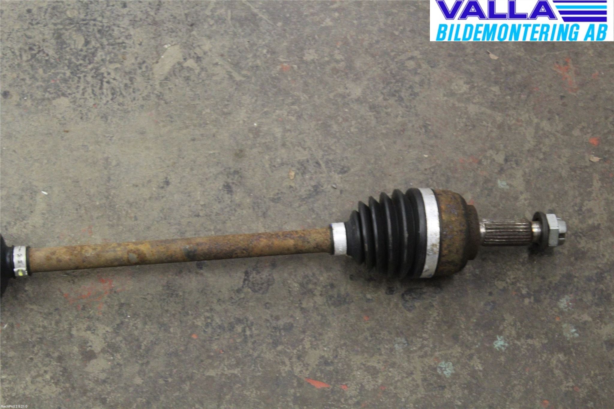 Renault CLIO III  09-12 Drivaxel Fram Höger