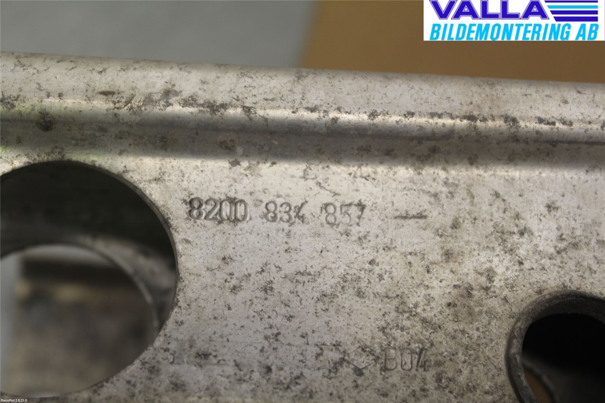 Renault CLIO III  09-12 Stötfångarbalk Fram