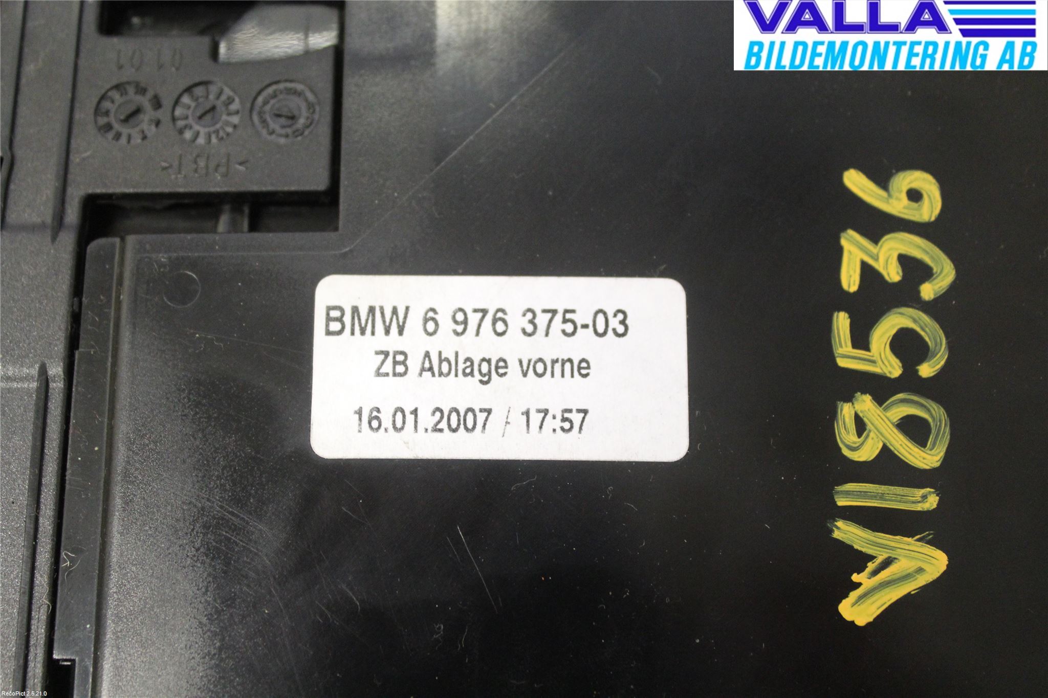 BMW 5 E60/61 Sed/Tou 02-10 Instrumentbräda Förvaringsfack