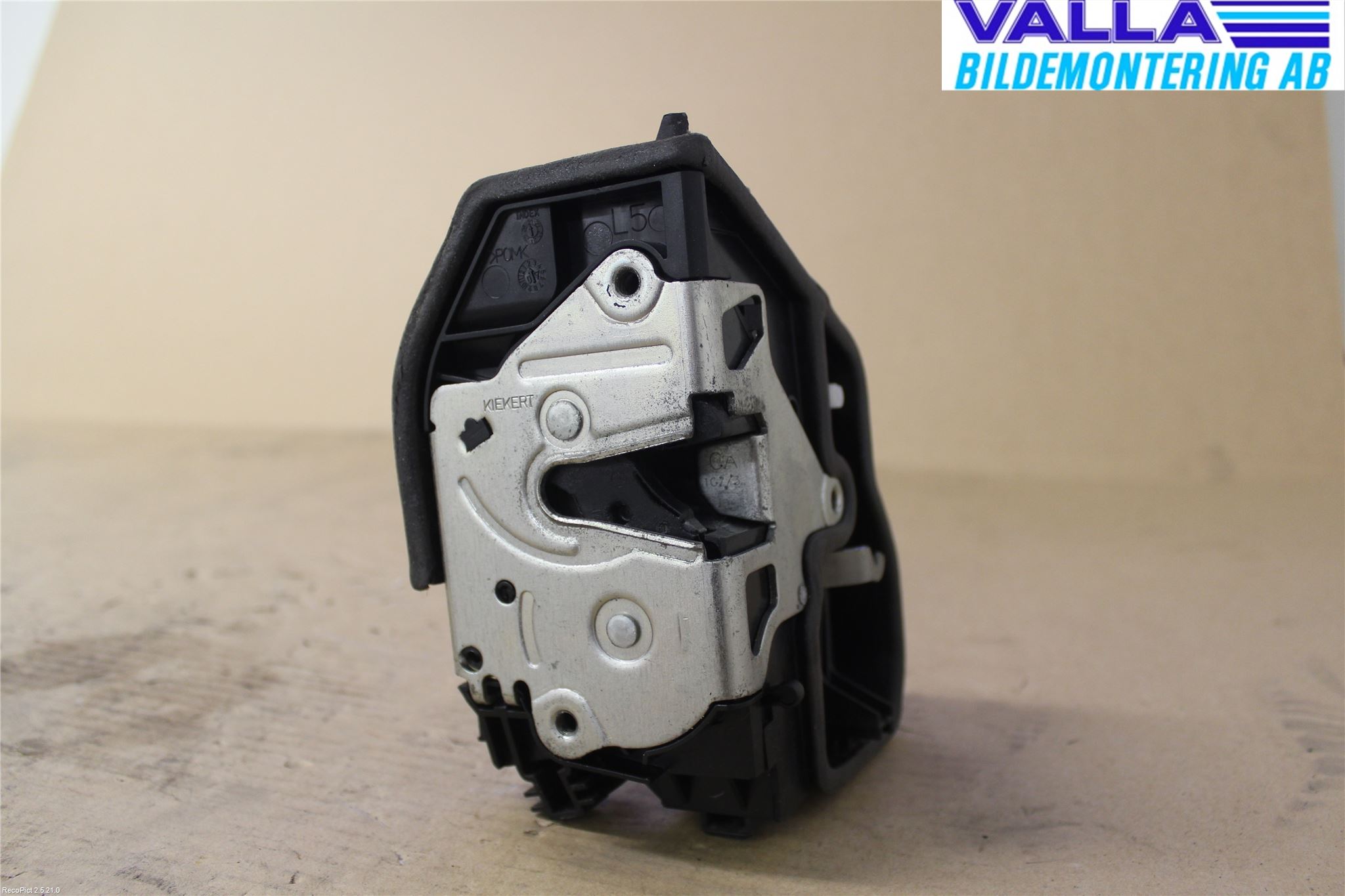 BMW 5 E60/61 Sed/Tou 02-10 Låskista-Dörrlås