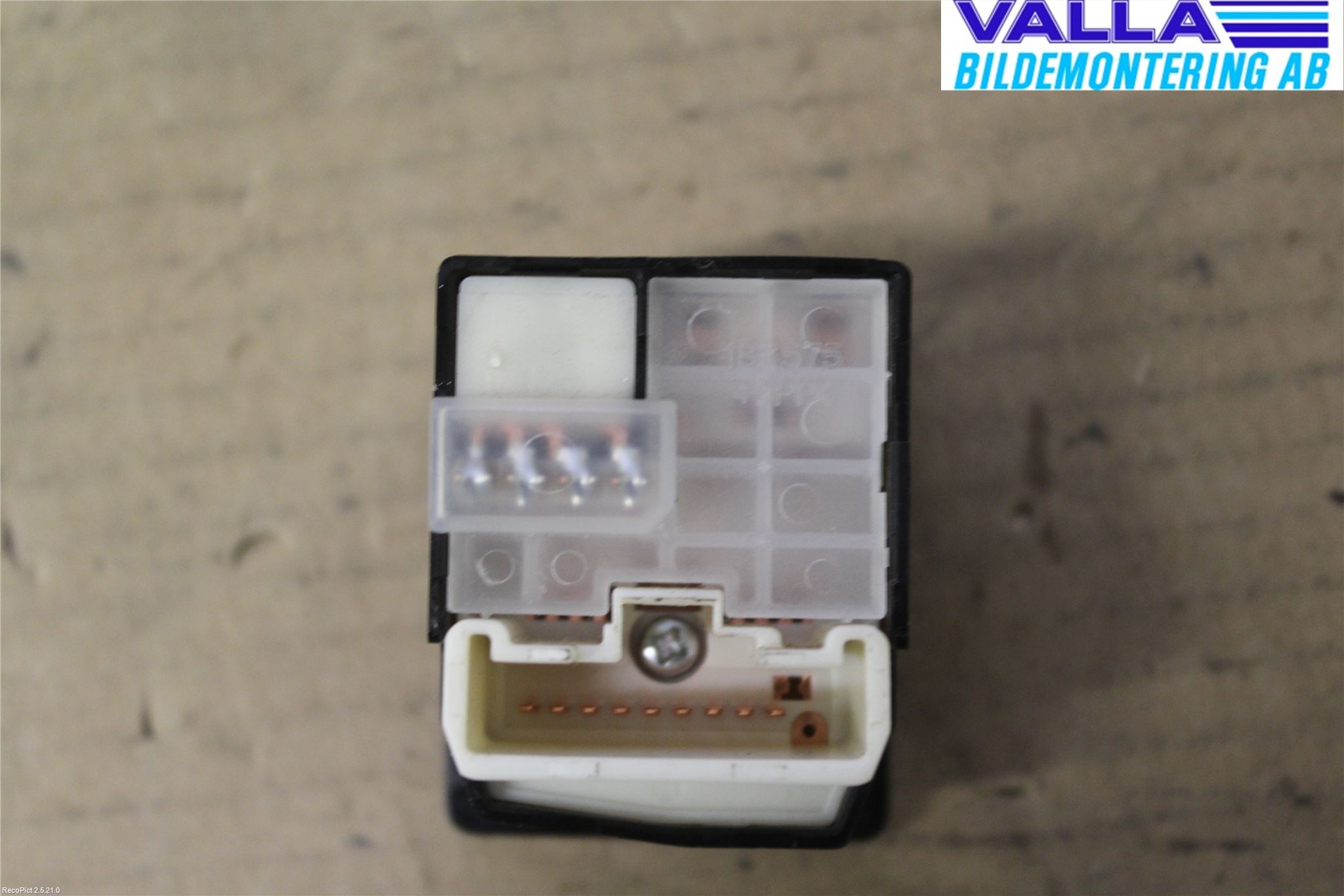 Toyota HILUX 05-16 Strömställare Spegel