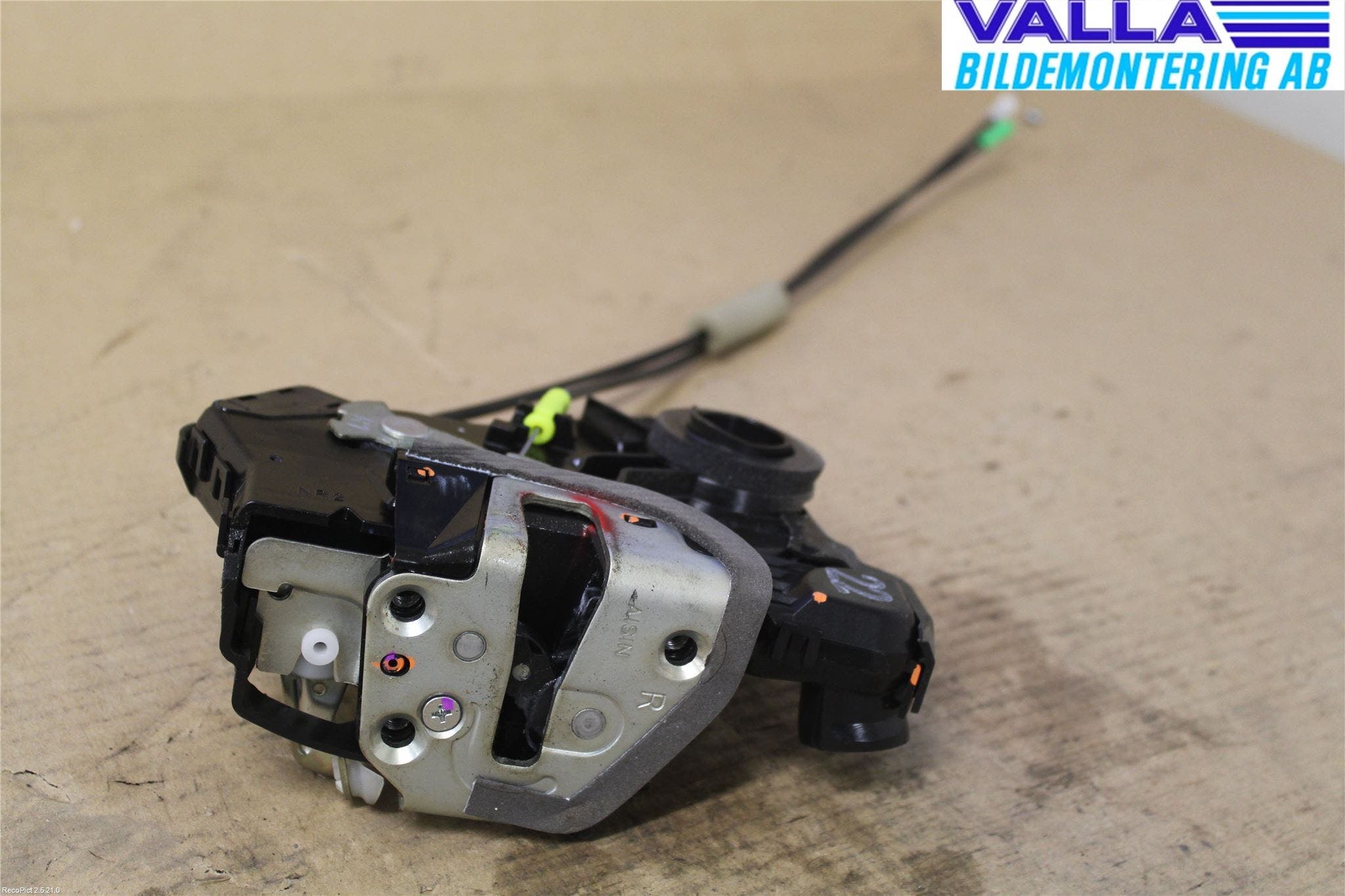 Toyota HILUX 05-16 Låskista-Dörrlås