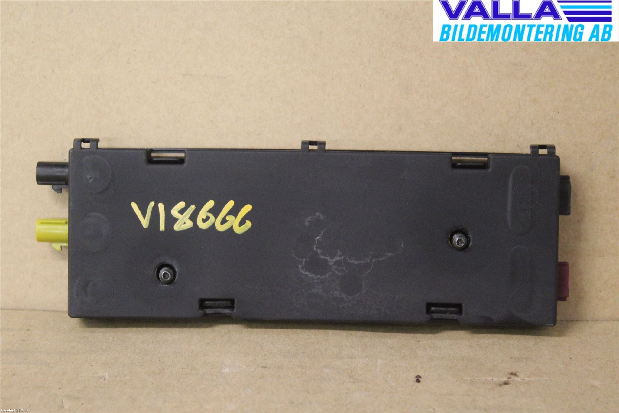 BMW 1 E87/81 5D/3D 03-11 Antennförstärkare