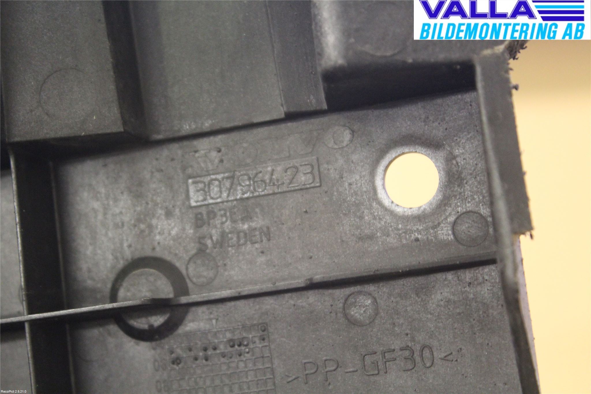 Volvo S80 07-13 Stötfångarfäste Fram Vä