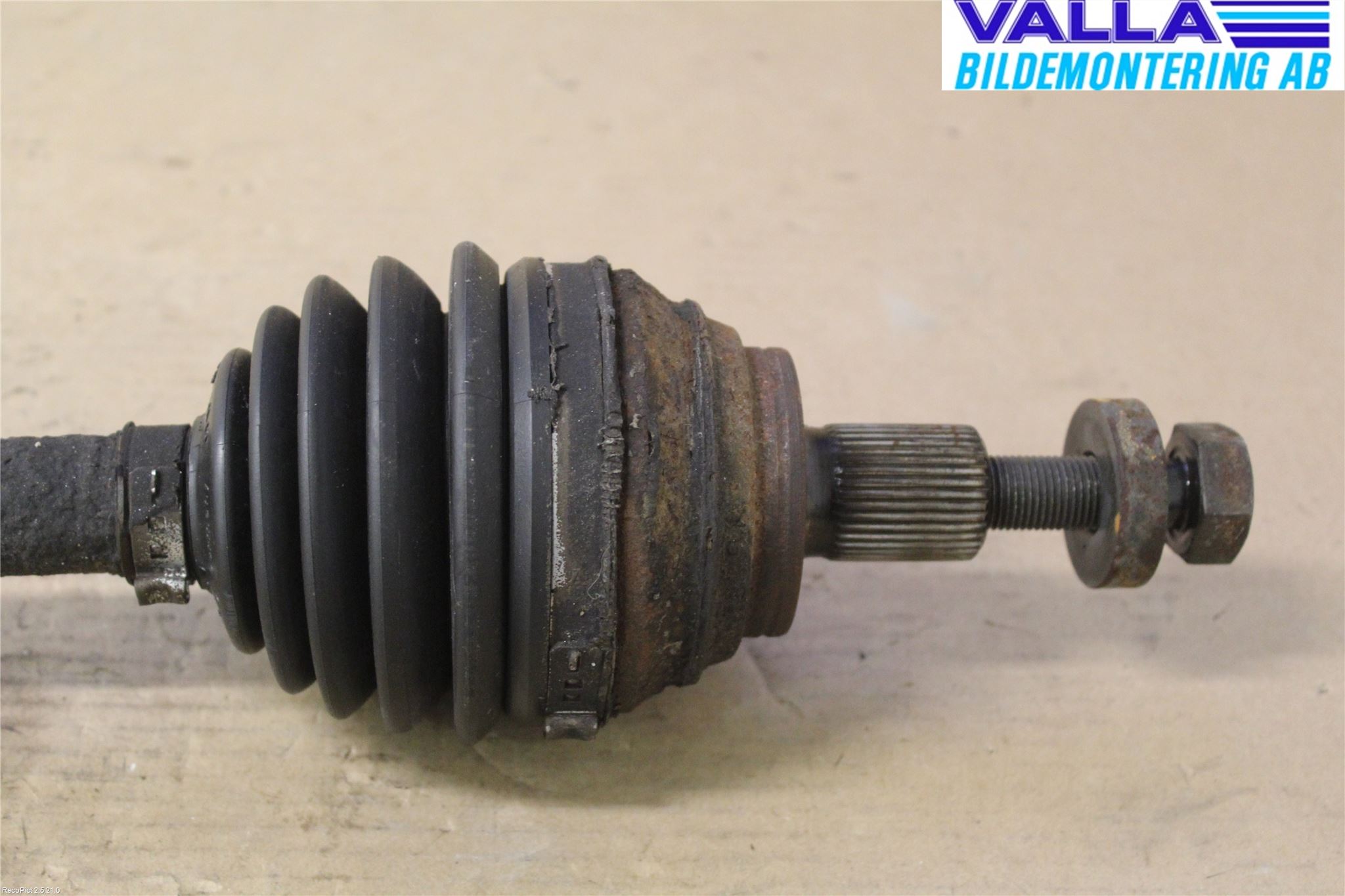Volkswagen VW TOURAN 03-10 Drivaxel Fram Vänster