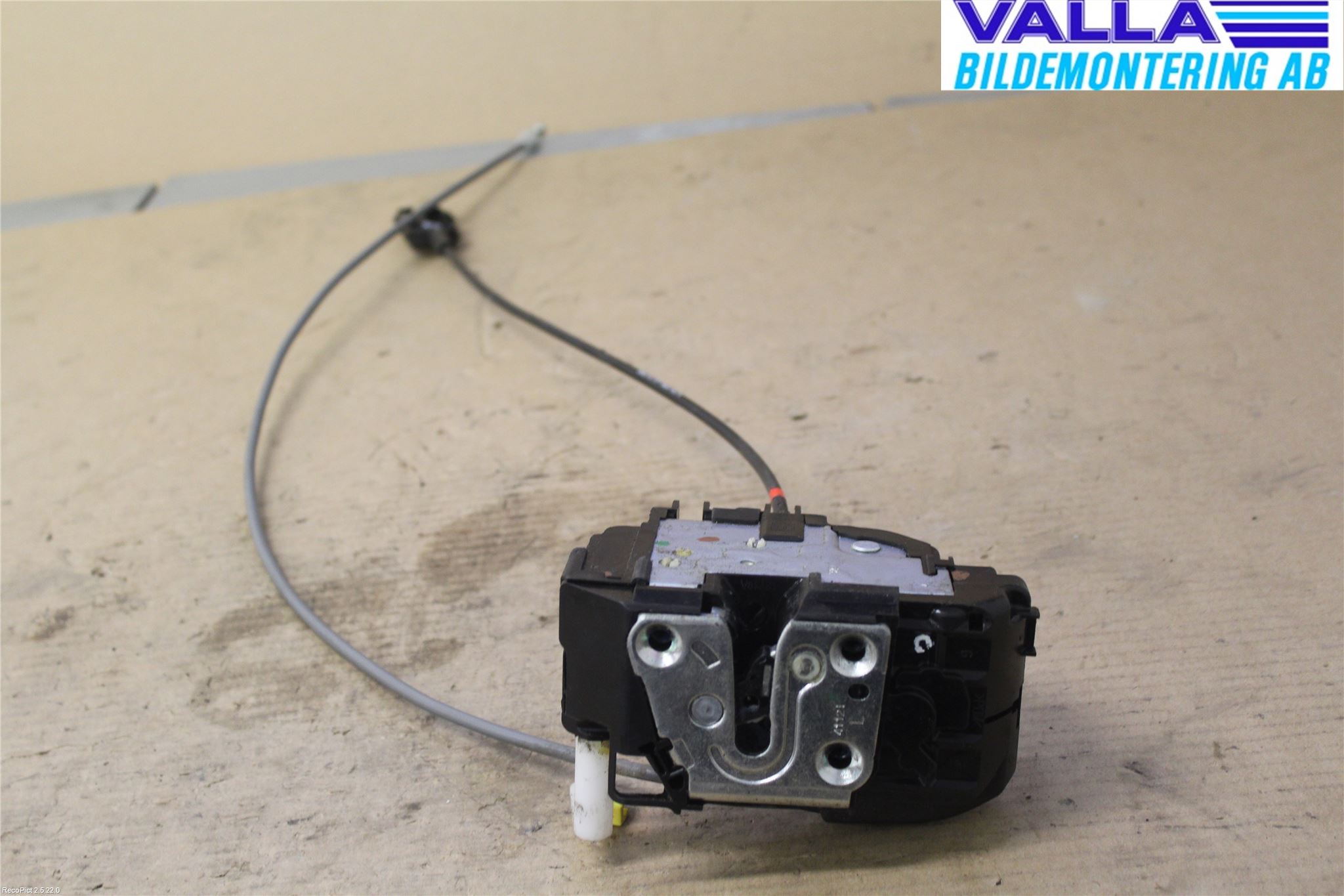 Nissan NOTE E11 06-14 Låskista-Dörrlås