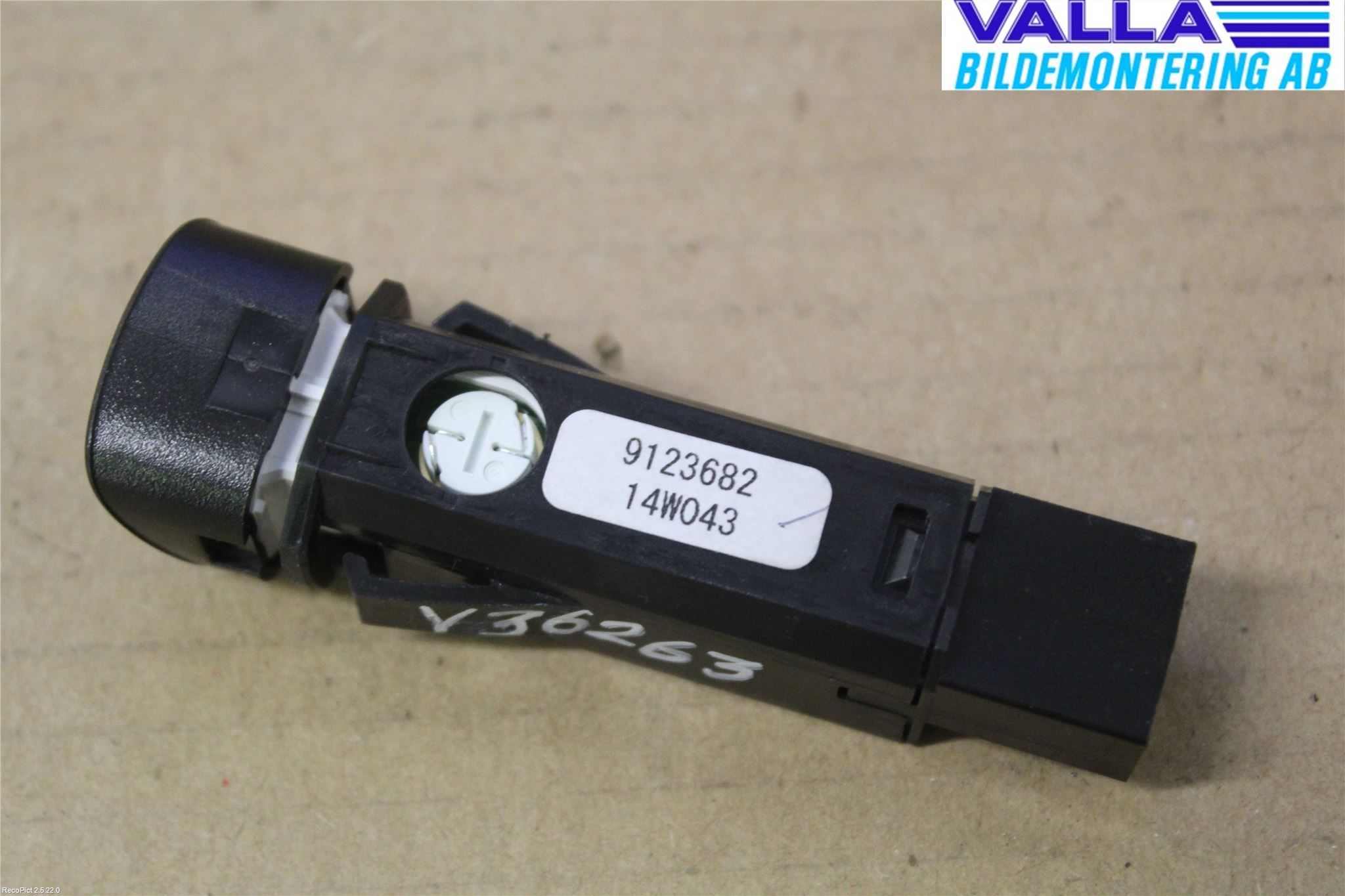 Volvo V40 12-19 Strömställare Varnings