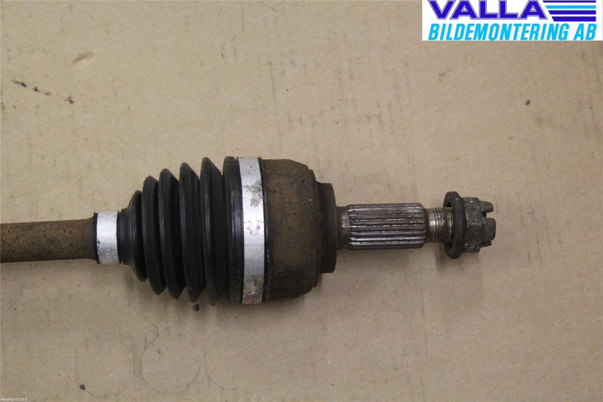 Renault CLIO III  09-12 Drivaxel Fram Höger