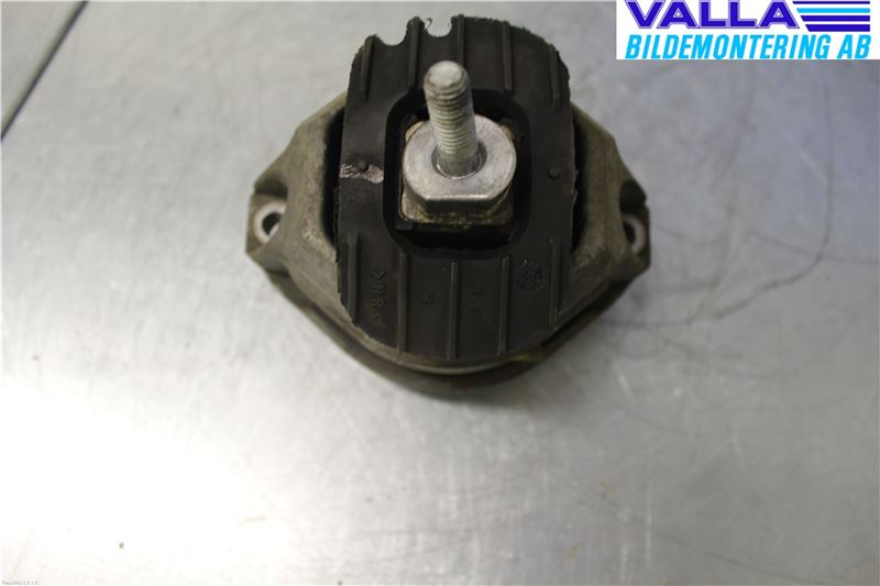 BMW 5 E60/61 Sed/Tou 02-10 Motorfäste