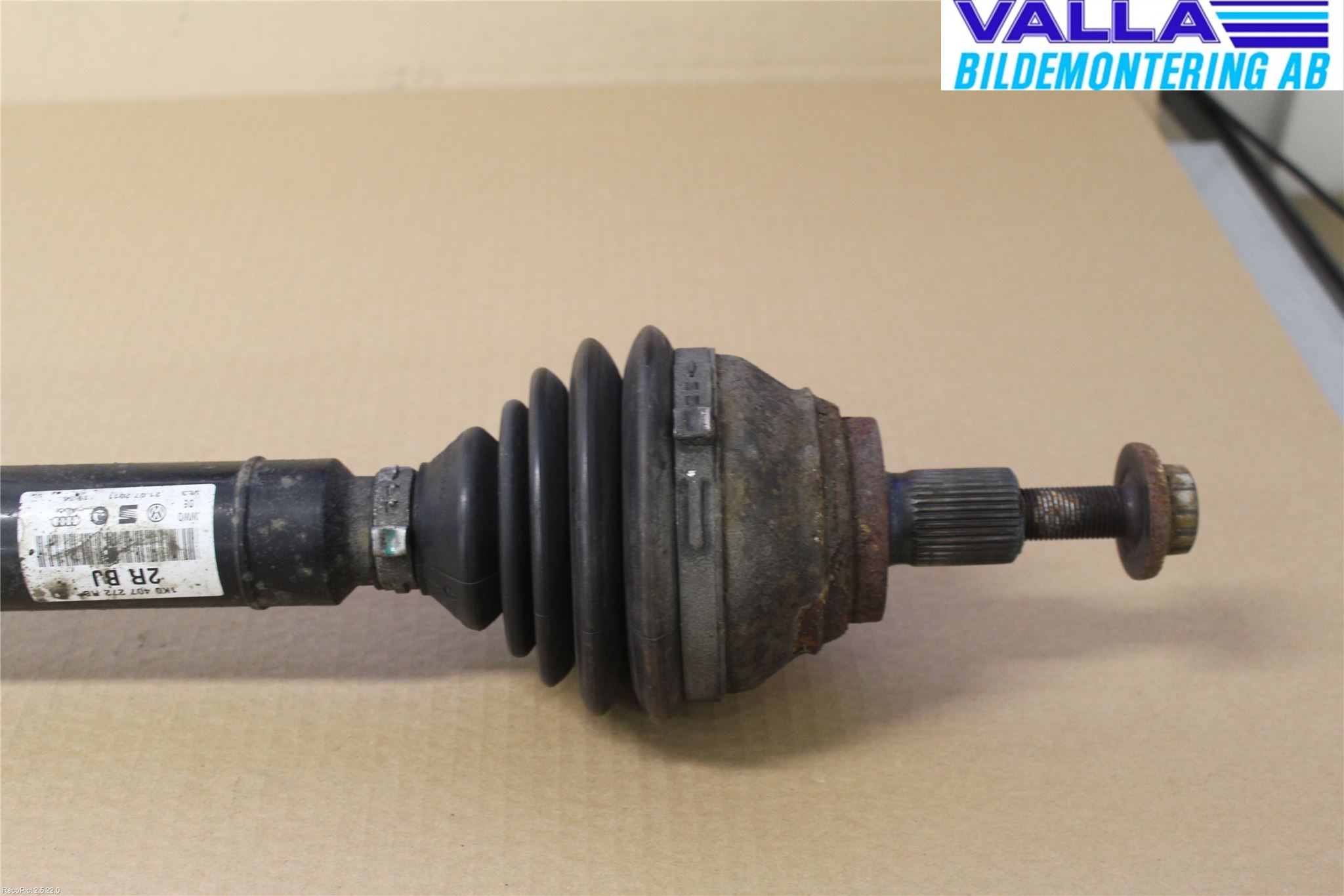 Volkswagen VW PASSAT 11-14 Drivaxel Fram Höger