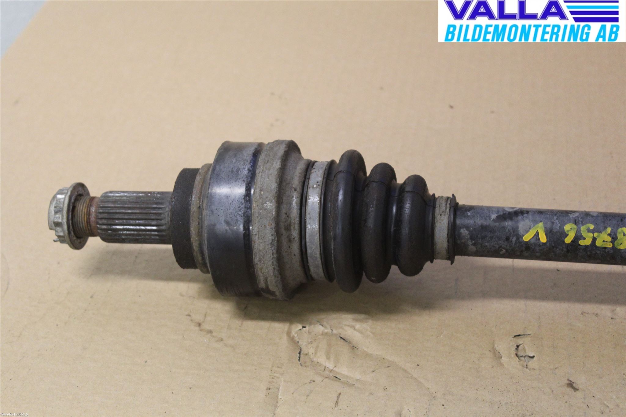 BMW 1 F20/F21 11-19 Drivaxel Bak Vänster