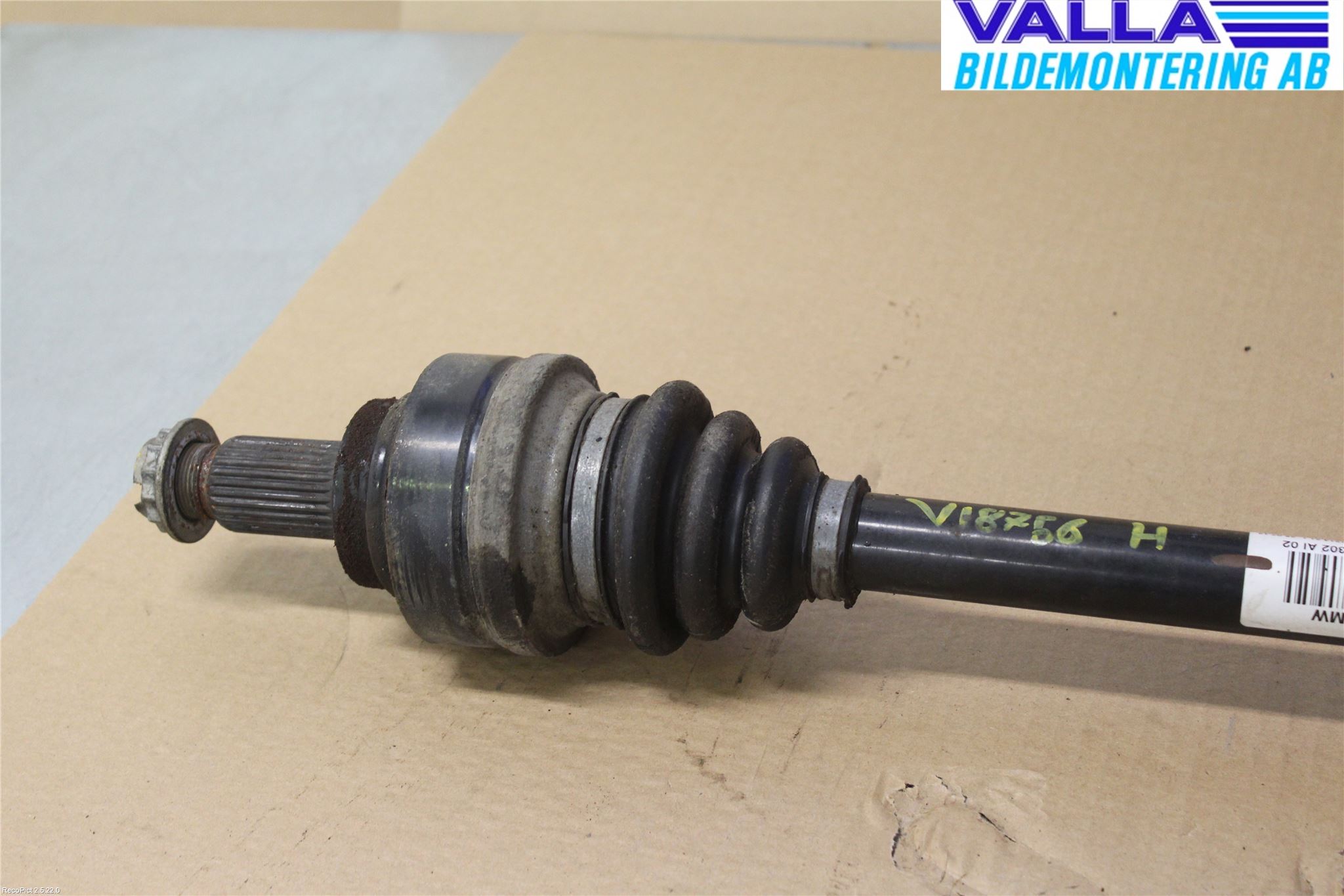BMW 1 F20/F21 11-19 Drivaxel Bak Höger